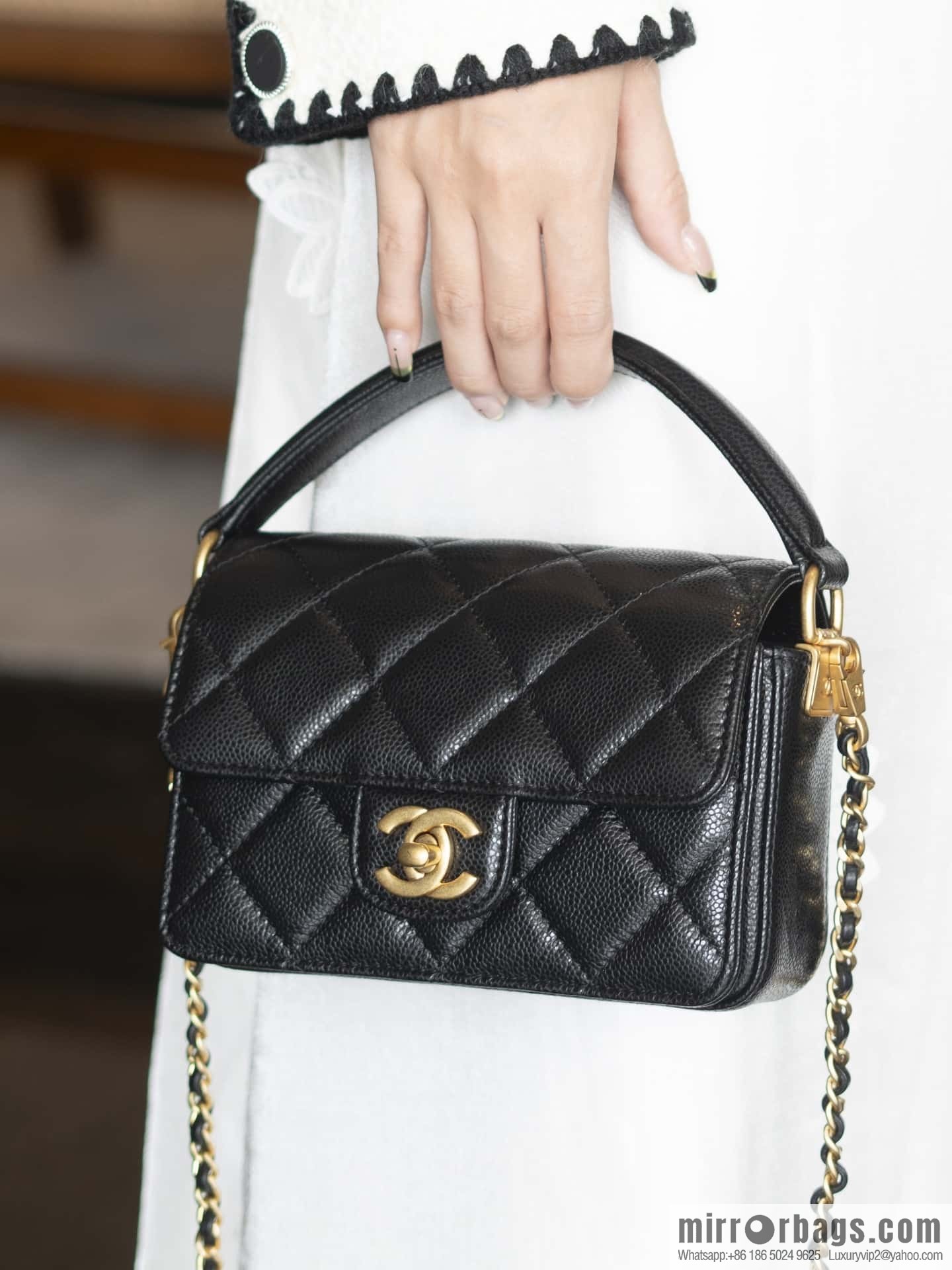 𝐂𝐇𝐀𝐍𝐄𝐋 24K CF Handle Cover Bag, Black Mini AS5164