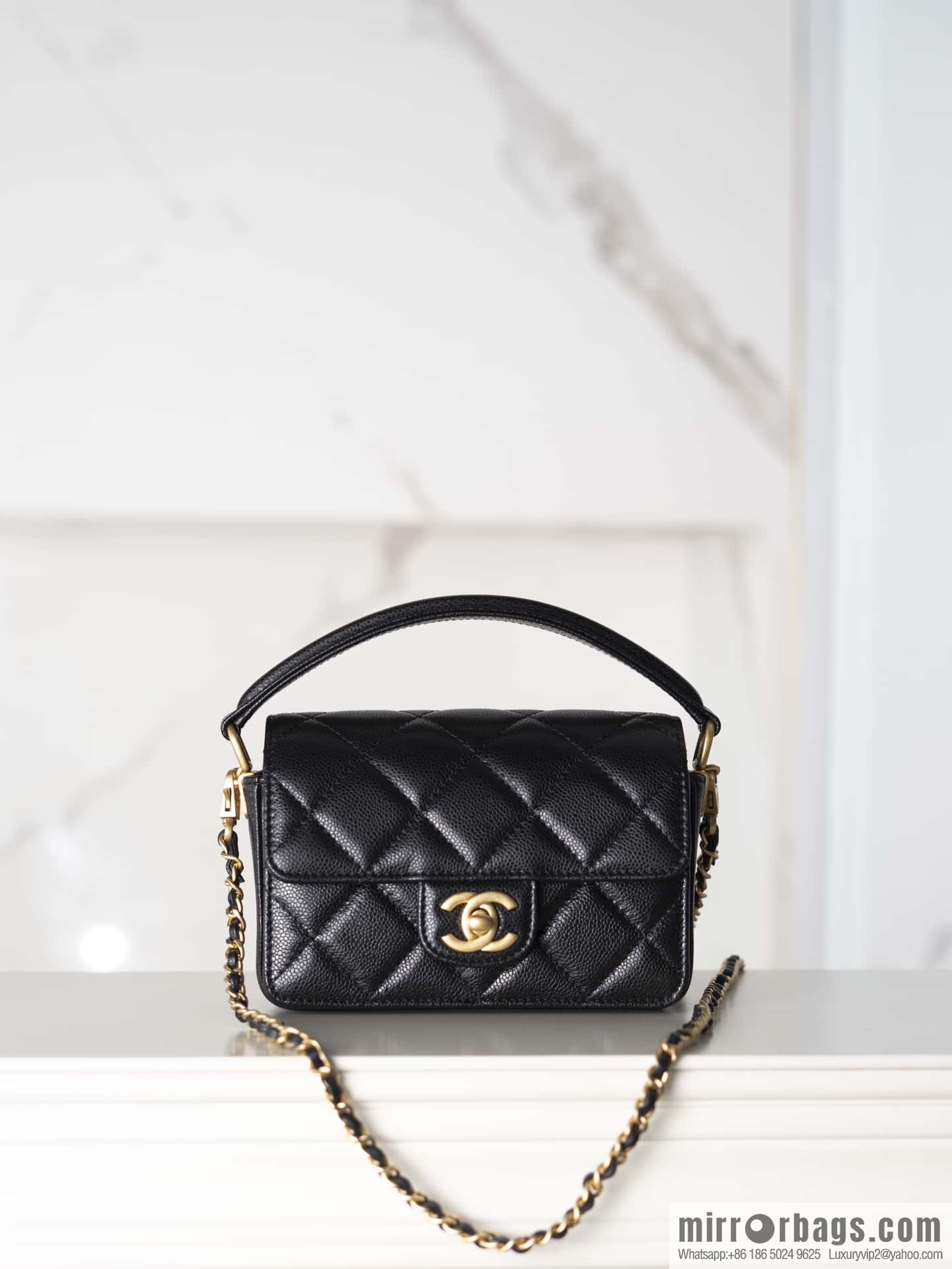 𝐂𝐇𝐀𝐍𝐄𝐋 24K CF Handle Cover Bag, Black Mini AS5164