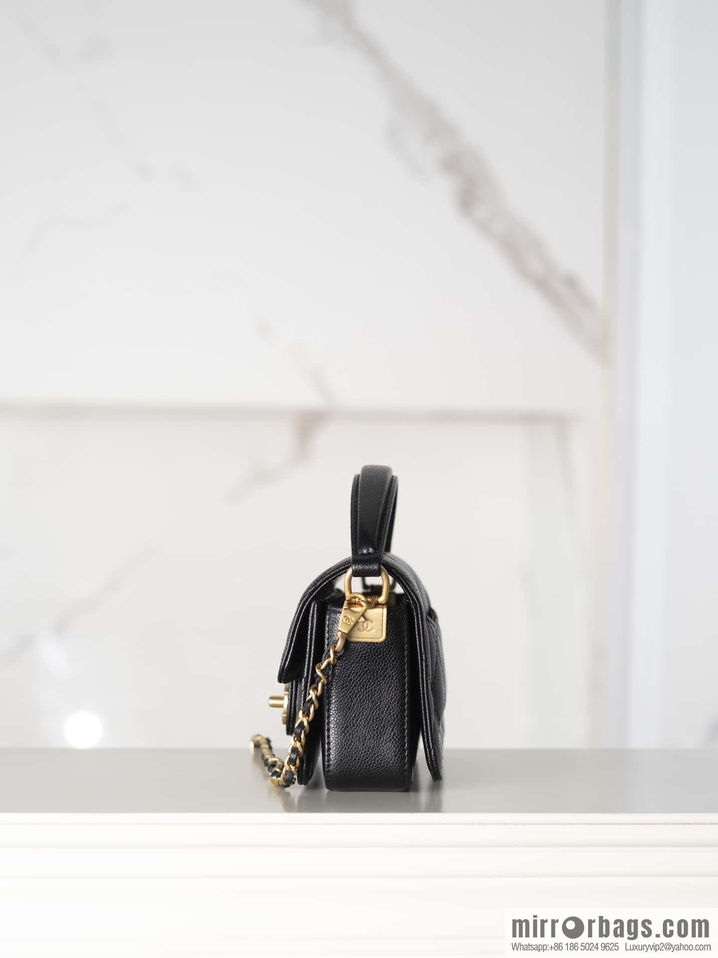 𝐂𝐇𝐀𝐍𝐄𝐋 24K CF Handle Cover Bag, Black Mini AS5164