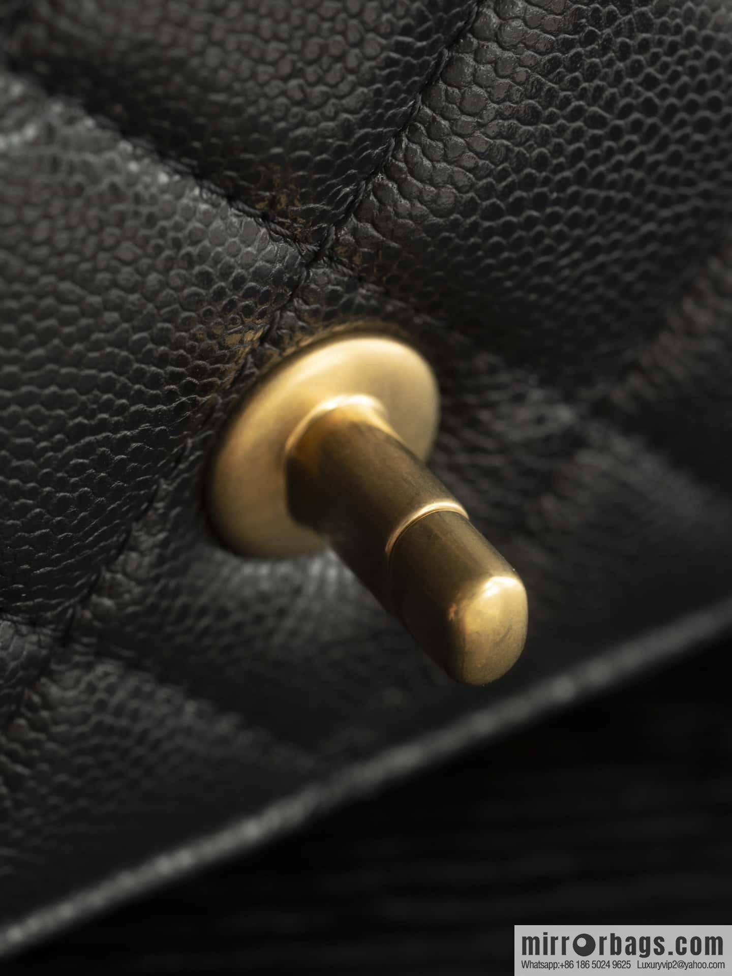 𝐂𝐇𝐀𝐍𝐄𝐋 24K CF Handle Cover Bag, Black Mini AS5164