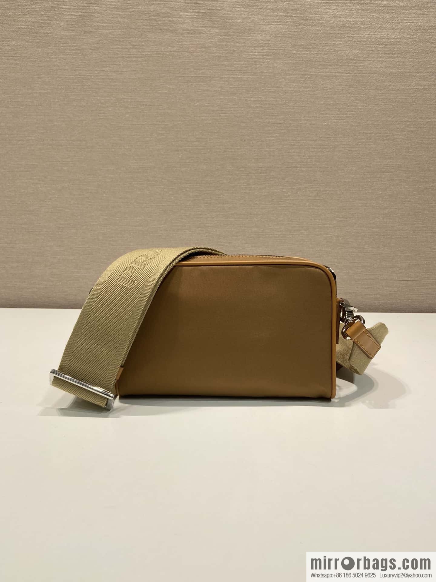 PRADA 🎉 new 🎉 2VH172 cork color🎉🎉