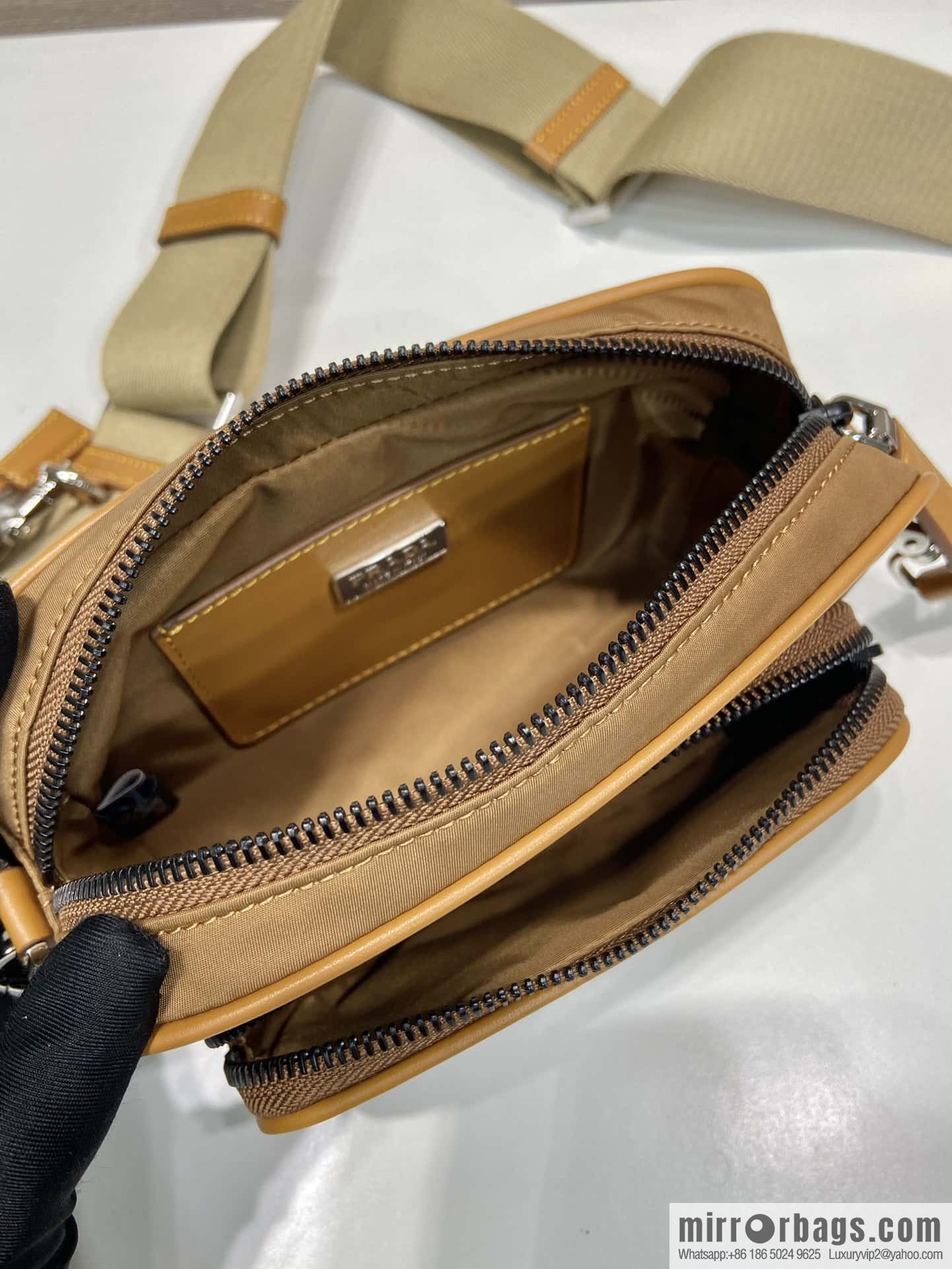 PRADA 🎉 new 🎉 2VH172 cork color🎉🎉