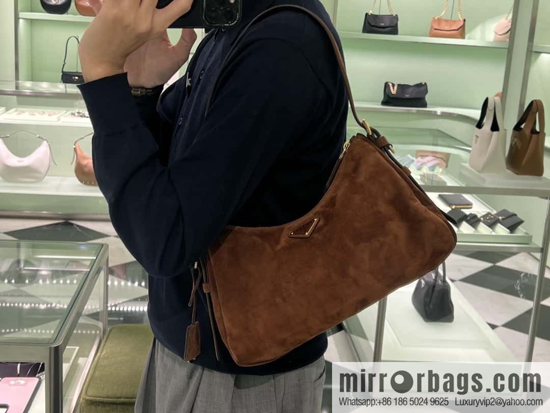 PRADA 🎉 new Aimee armpit bag 🎉 1BC229 small fleece leather🎉🎉