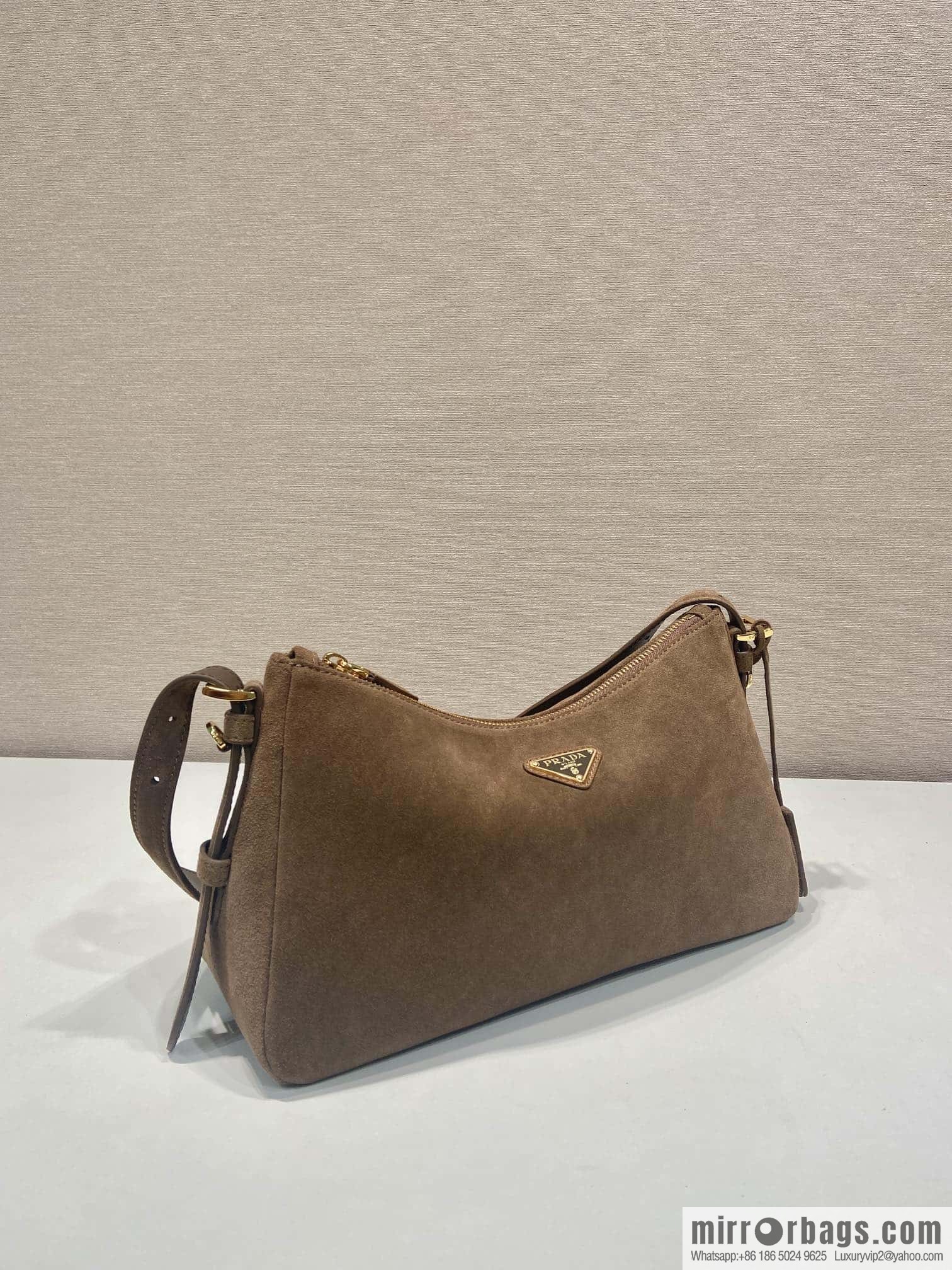 PRADA 🎉 new Aimee armpit bag 🎉 1BC229 small fleece leather🎉🎉