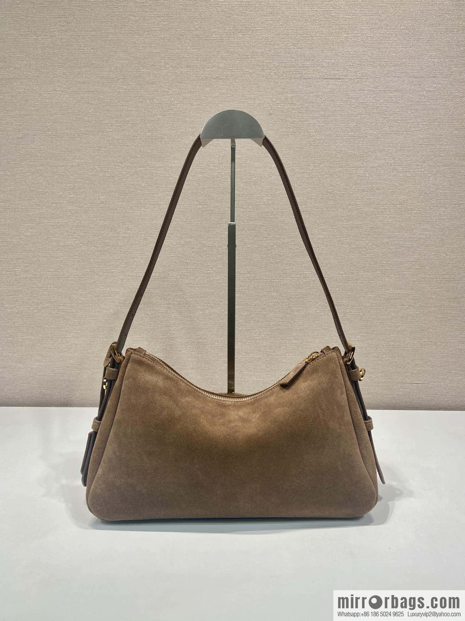 PRADA 🎉 new Aimee armpit bag 🎉 1BC229 small fleece leather🎉🎉