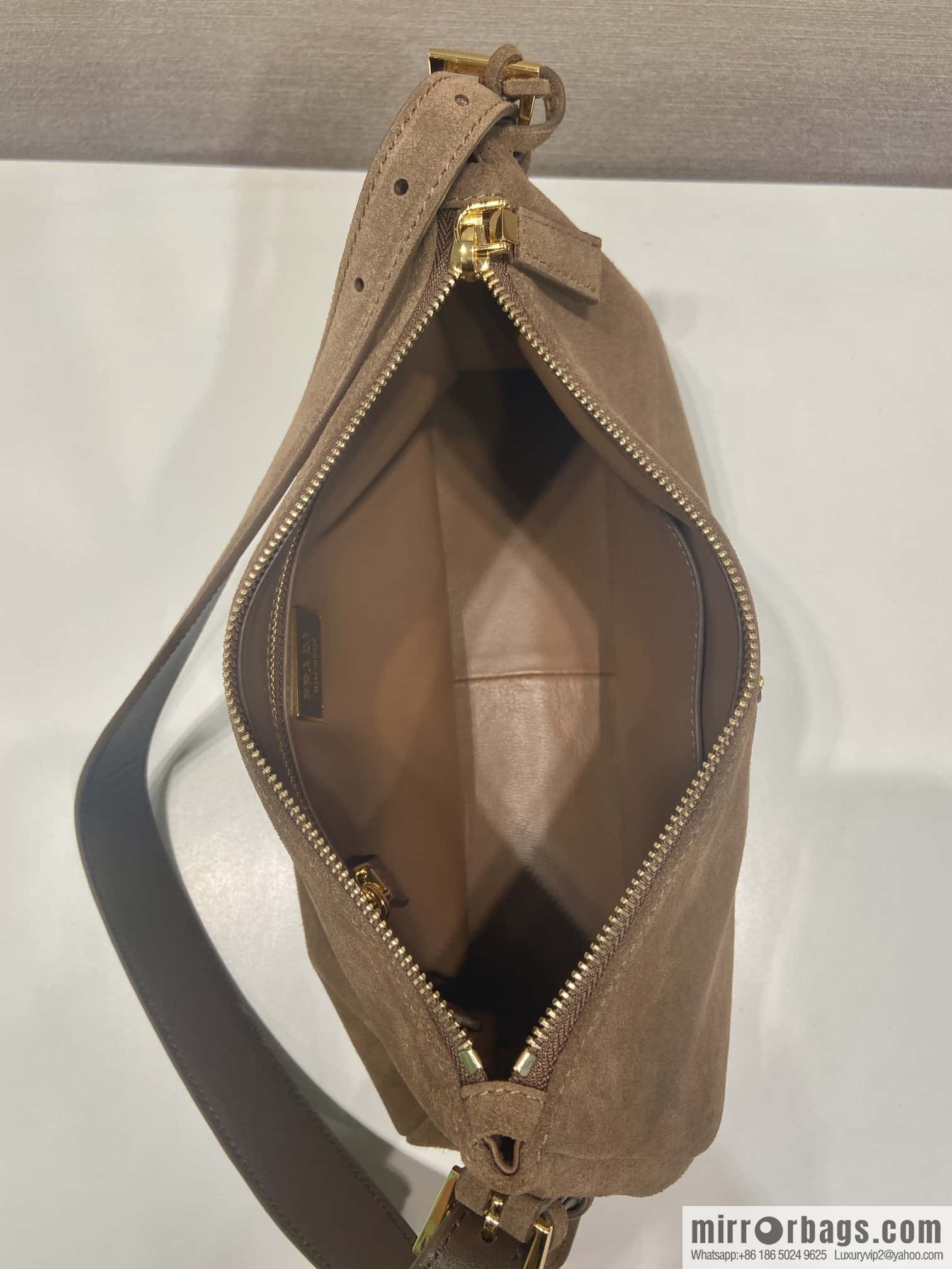 PRADA 🎉 new Aimee armpit bag 🎉 1BC229 small fleece leather🎉🎉