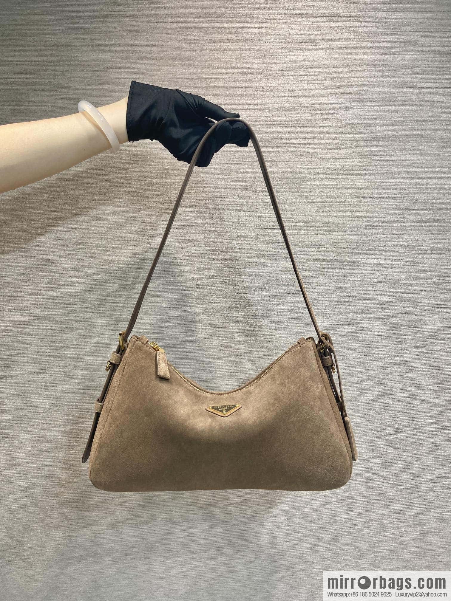 PRADA 🎉 new Aimee armpit bag 🎉 1BC229 small fleece leather🎉🎉