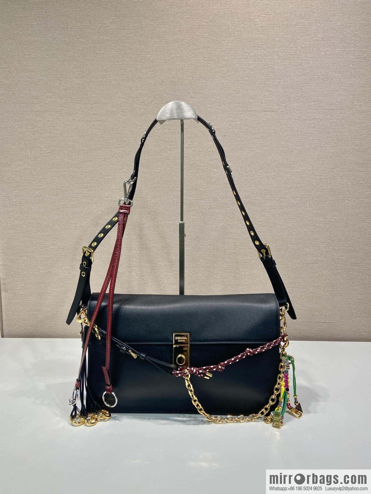 PRADA ๐ new ๐ 1BD378 large ๐๐ black