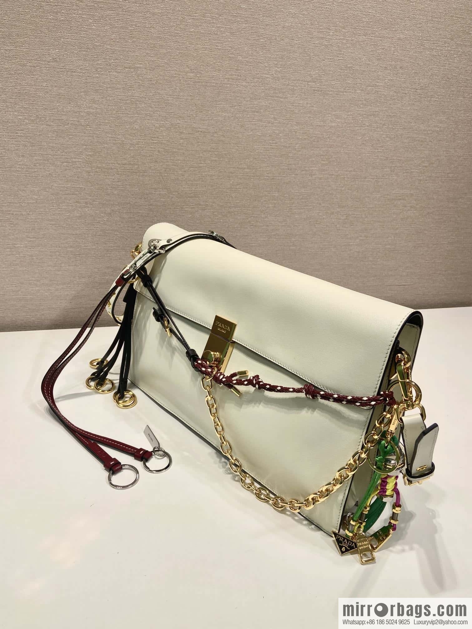 PRADA 🎉 new 🎉 1BD378 large 🎉🎉 white
