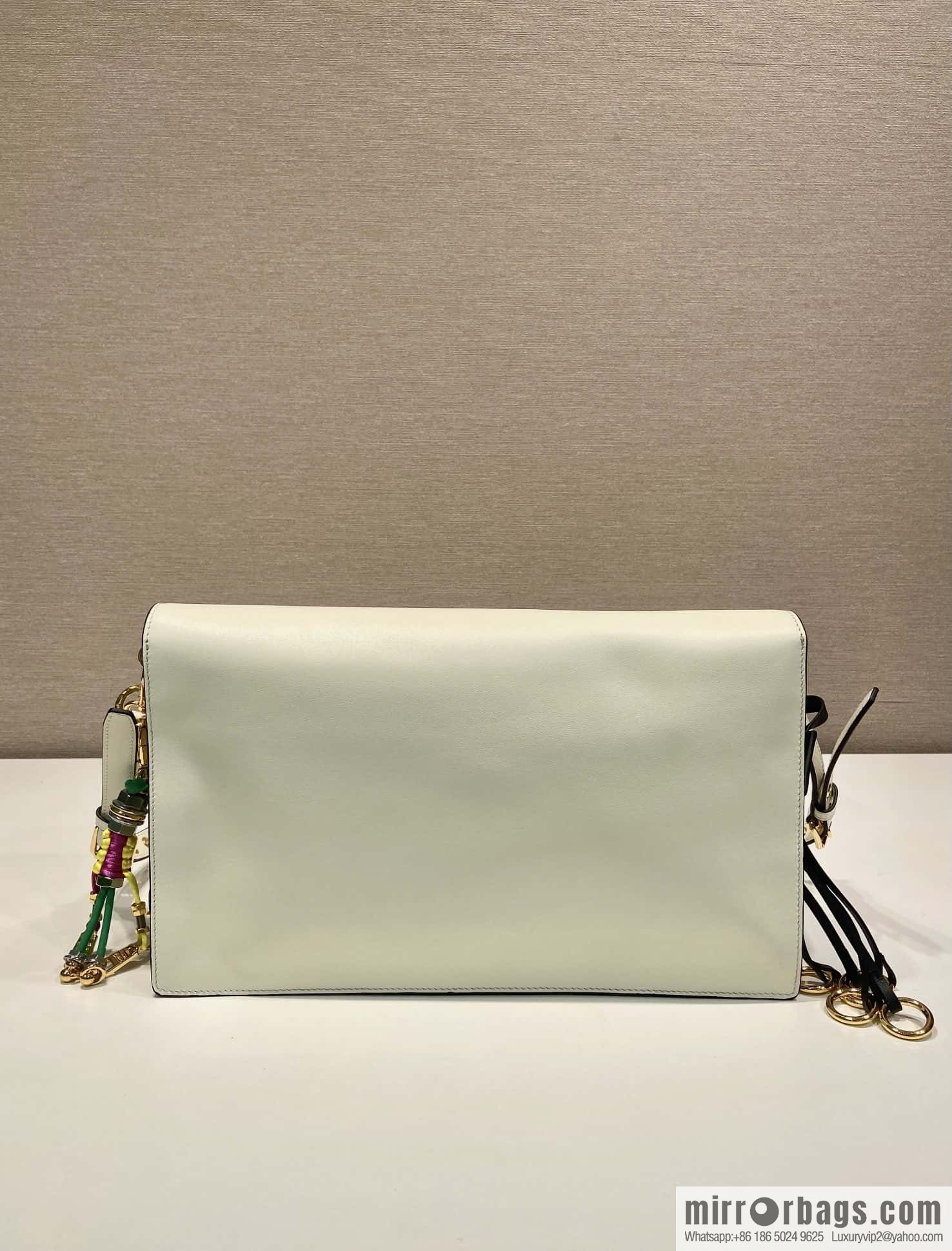 PRADA 🎉 new 🎉 1BD378 large 🎉🎉 white