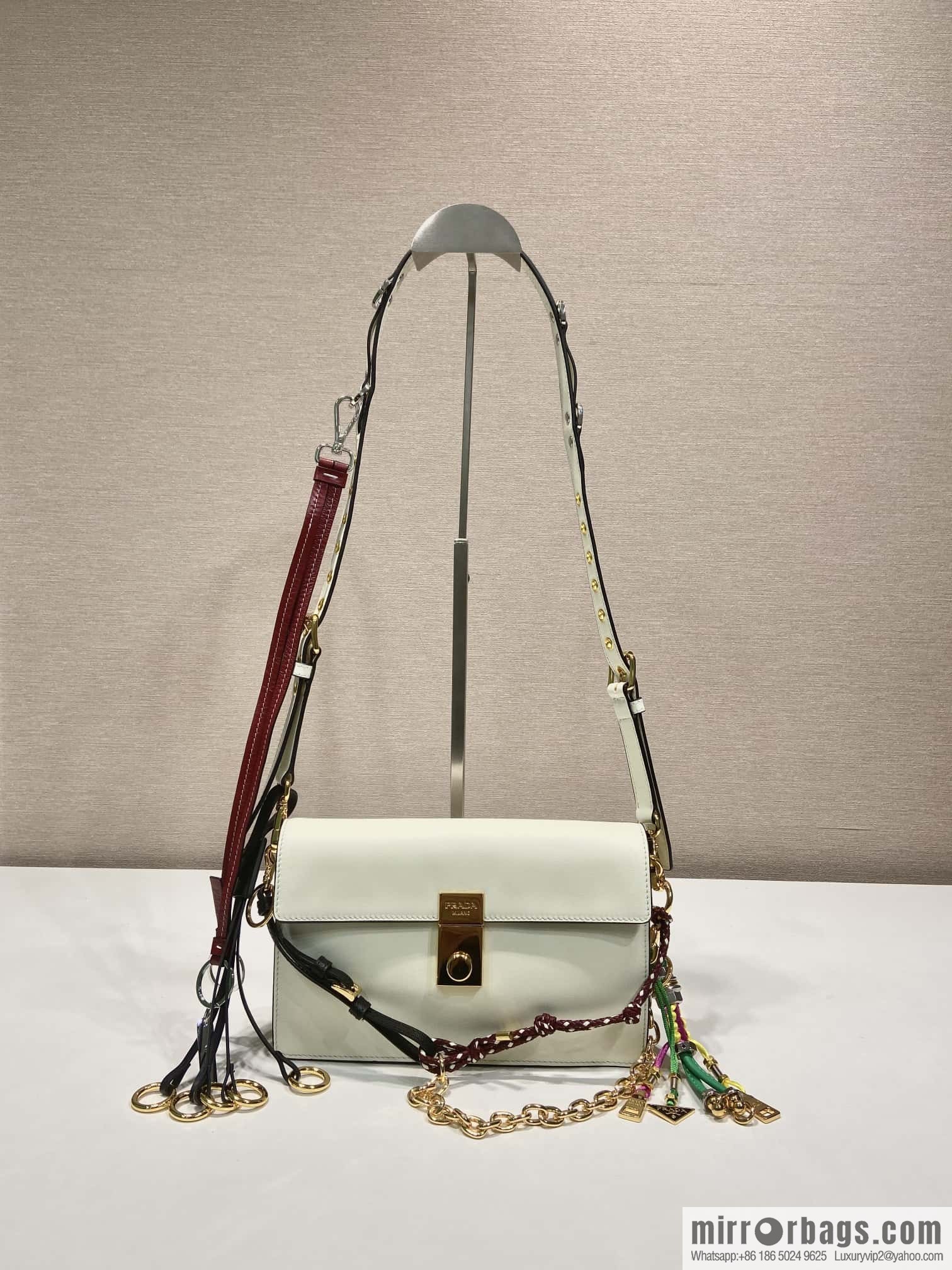 PRADA 🎉 New 🎉 1BD379 S 🎉🎉 White