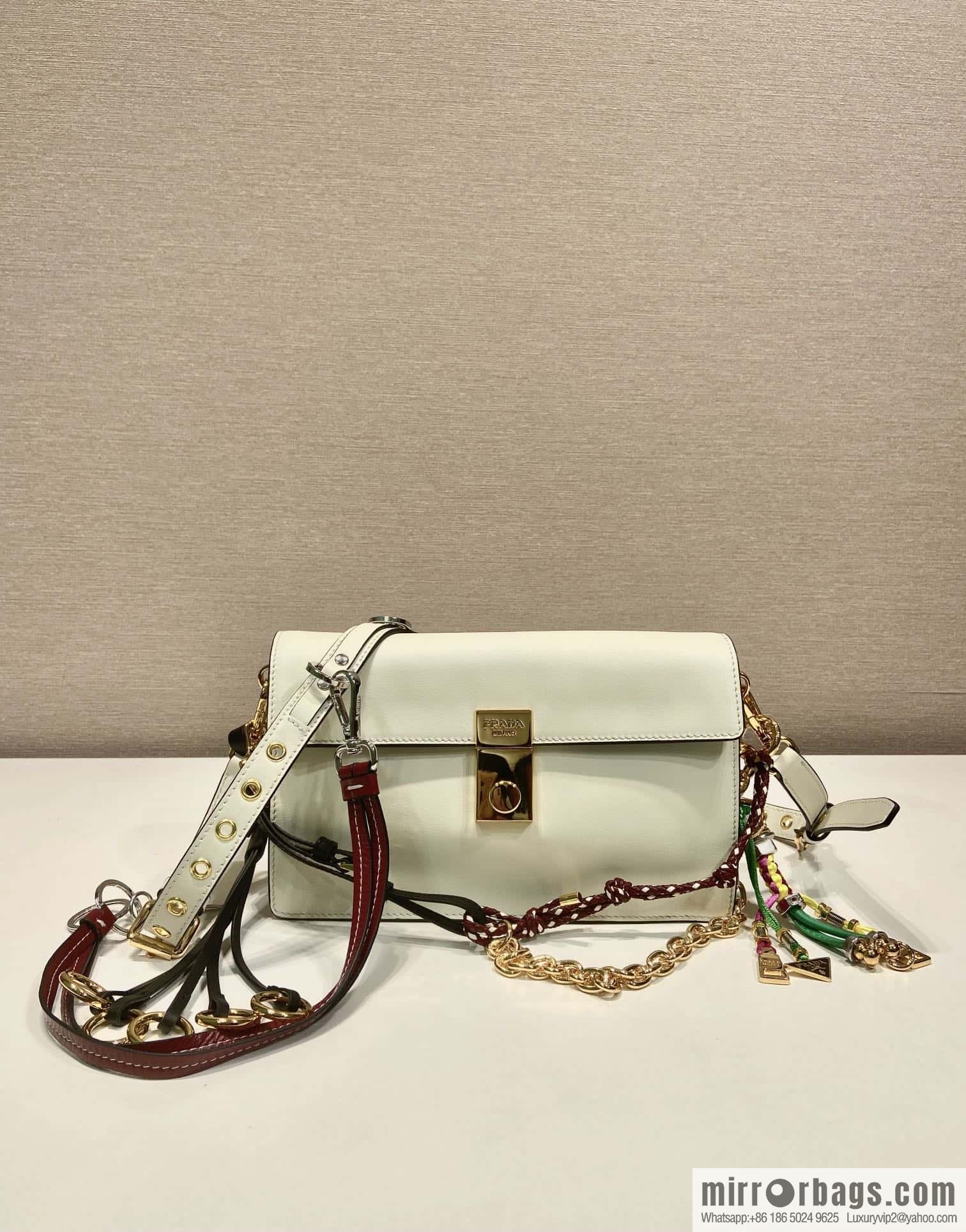 PRADA 🎉 New 🎉 1BD379 S 🎉🎉 White