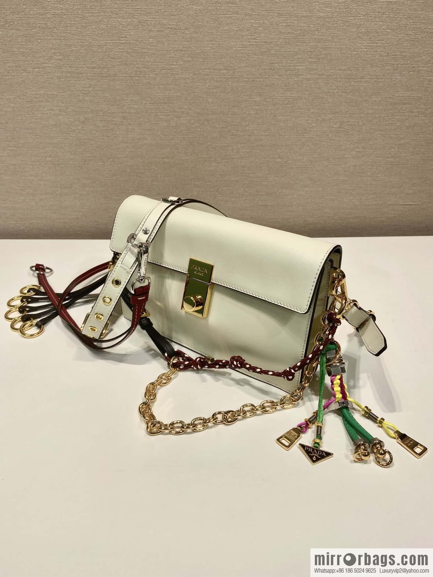 PRADA 🎉 New 🎉 1BD379 S 🎉🎉 White