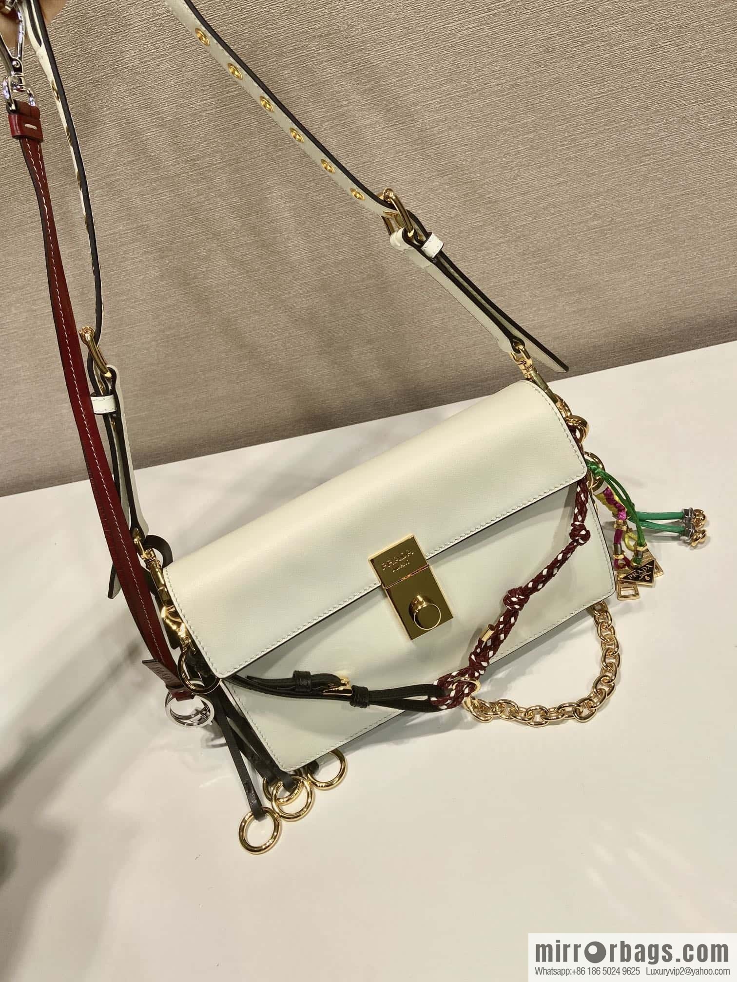 PRADA 🎉 New 🎉 1BD379 S 🎉🎉 White