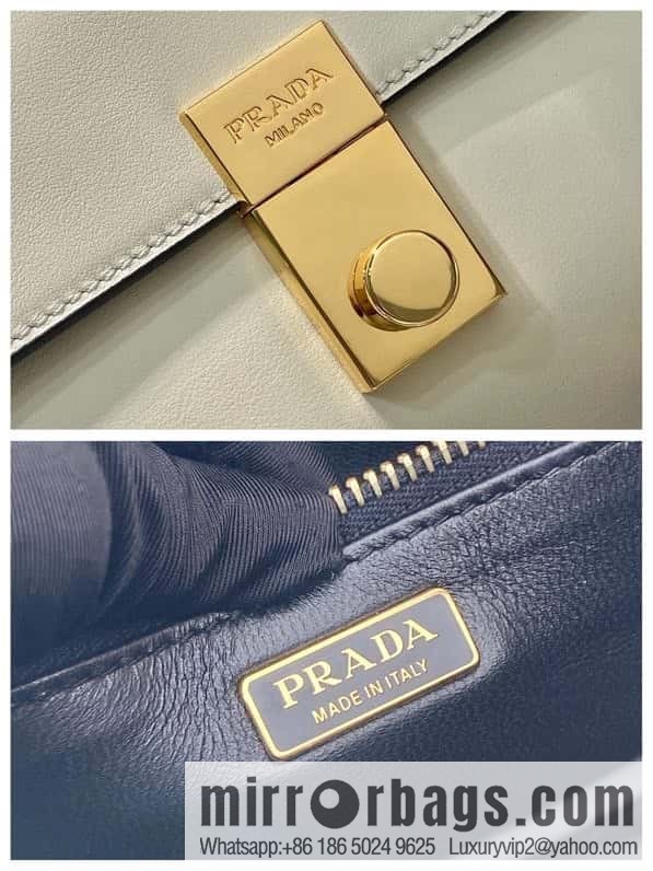 PRADA 🎉 New 🎉 1BD379 S 🎉🎉 White
