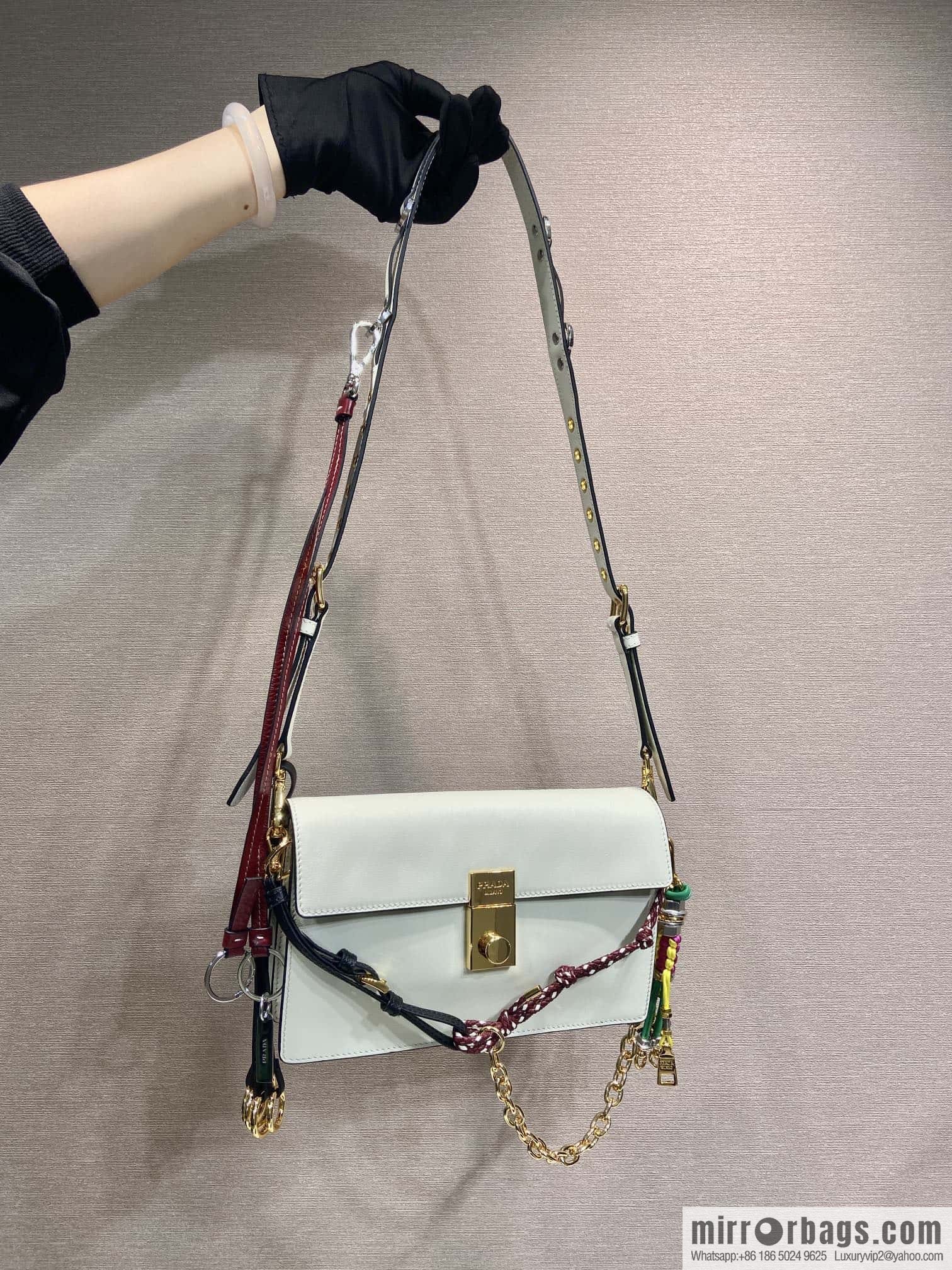 PRADA 🎉 New 🎉 1BD379 S 🎉🎉 White