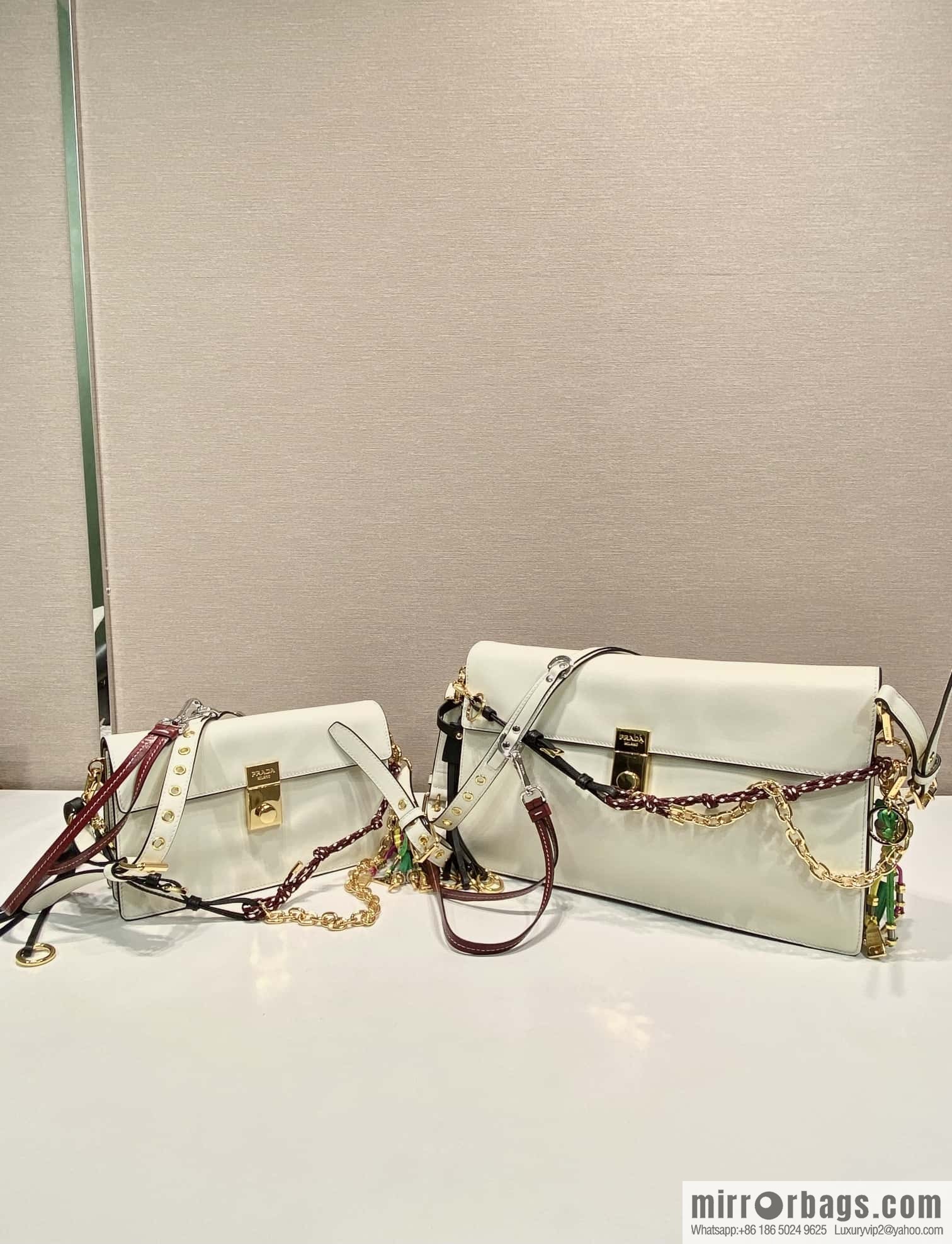 PRADA 🎉 New 🎉 1BD379 S 🎉🎉 White