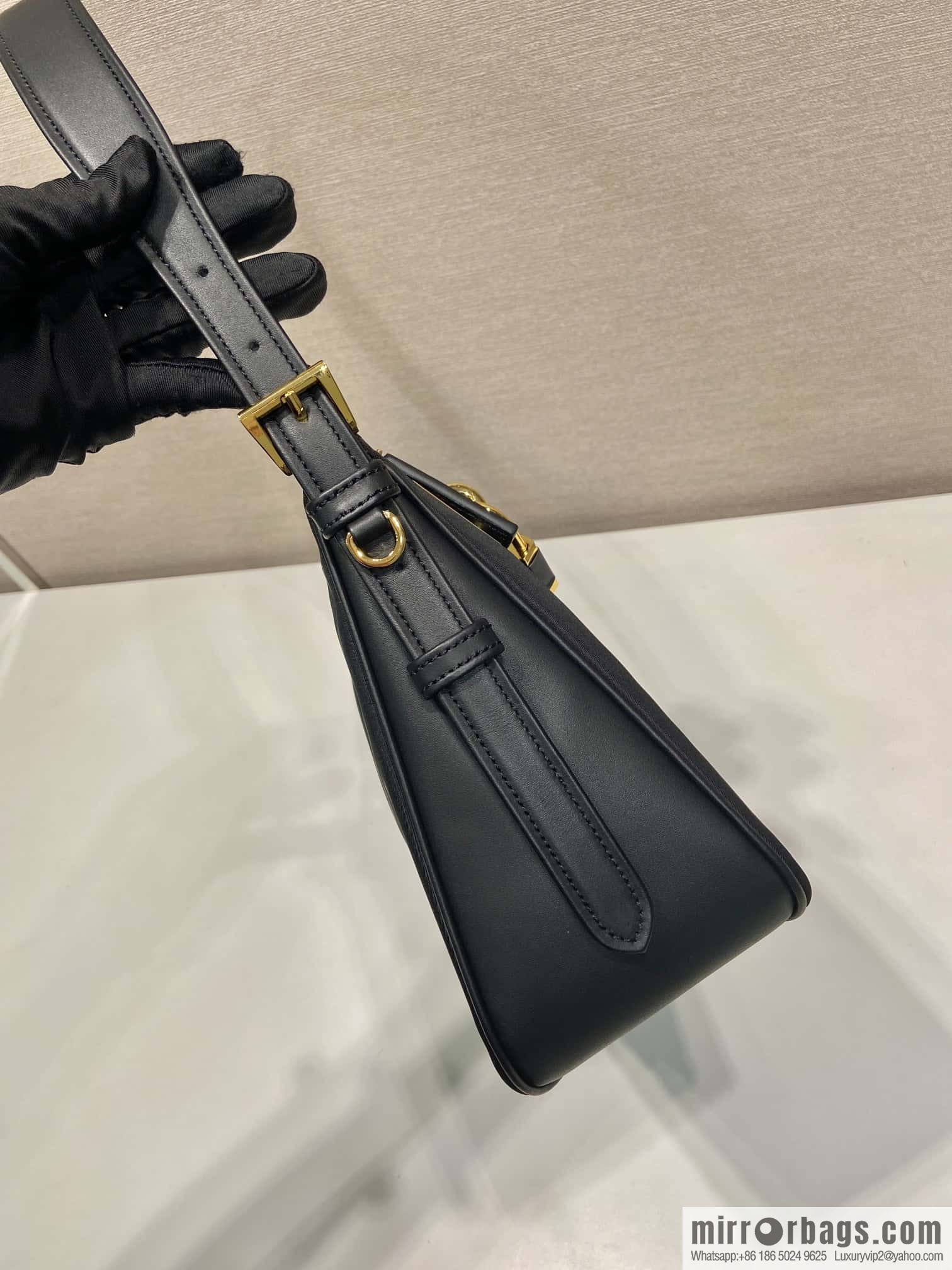 PRADA 🎉 new 🎉 1BC232 nylon lock bag🎉
