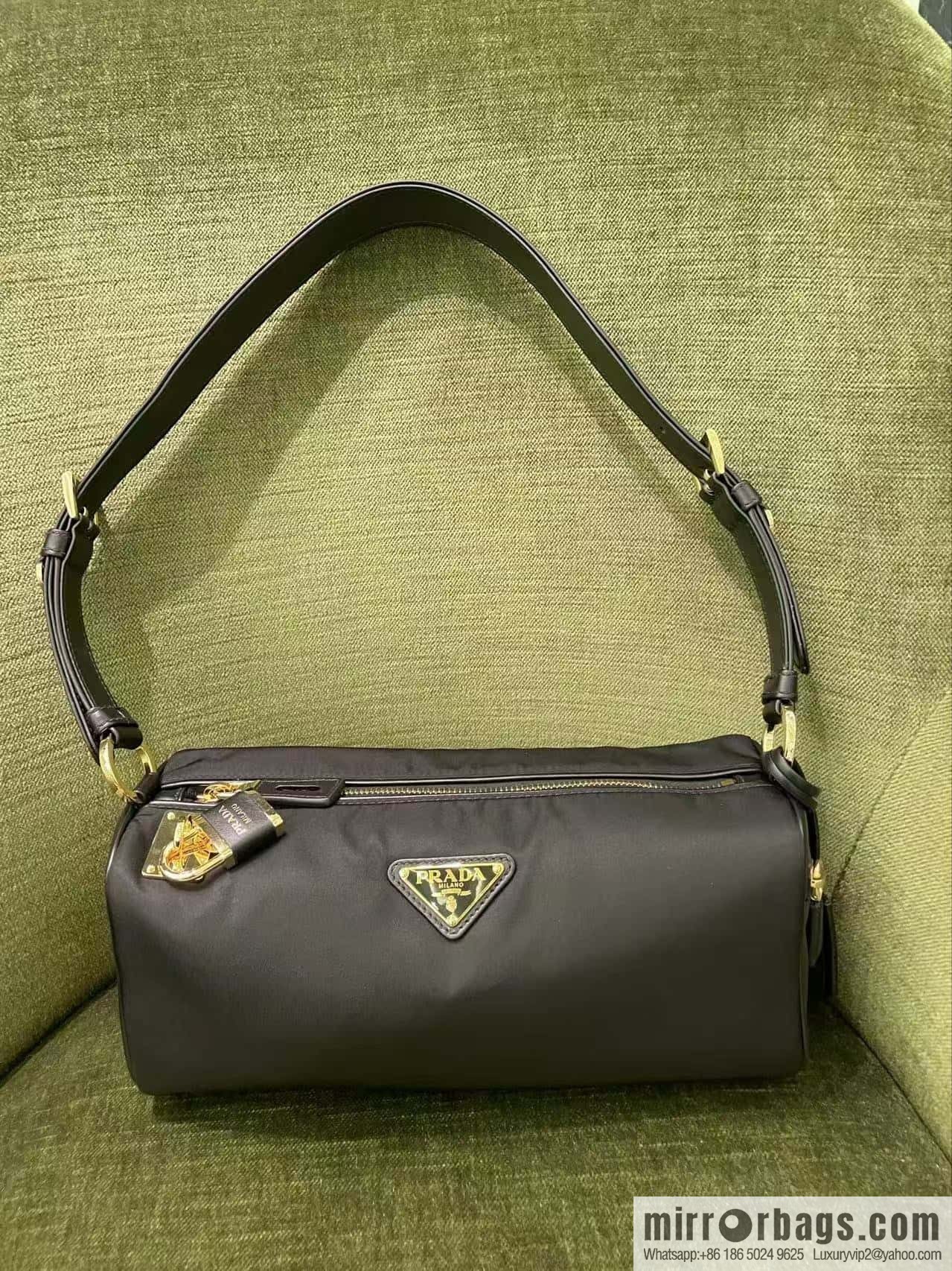 PRADA 🎉 new 🎉 1BC233 nylon lock bag🎉