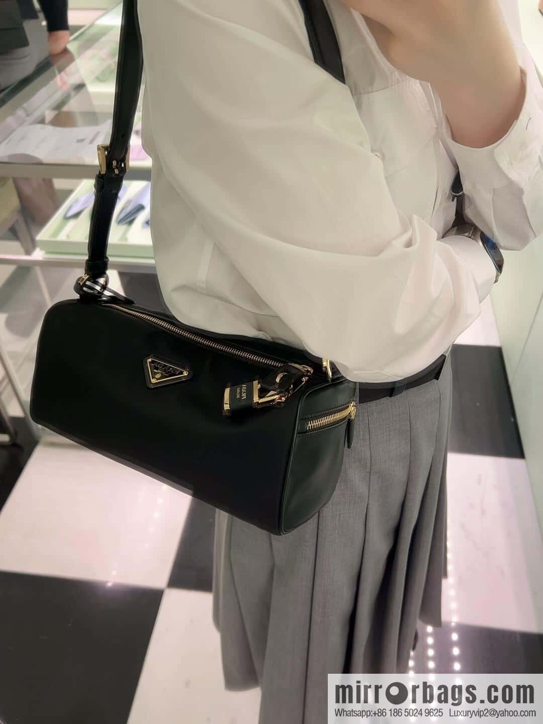 PRADA 🎉 new 🎉 1BC233 nylon lock bag🎉