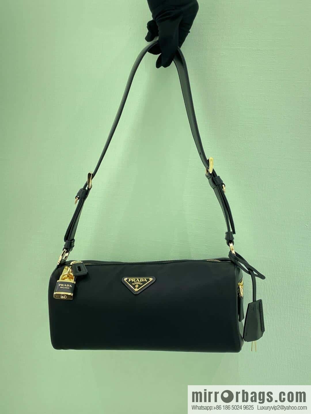 PRADA 🎉 new 🎉 1BC233 nylon lock bag🎉