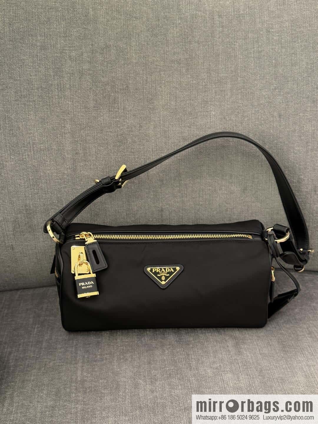 PRADA 🎉 new 🎉 1BC233 nylon lock bag🎉