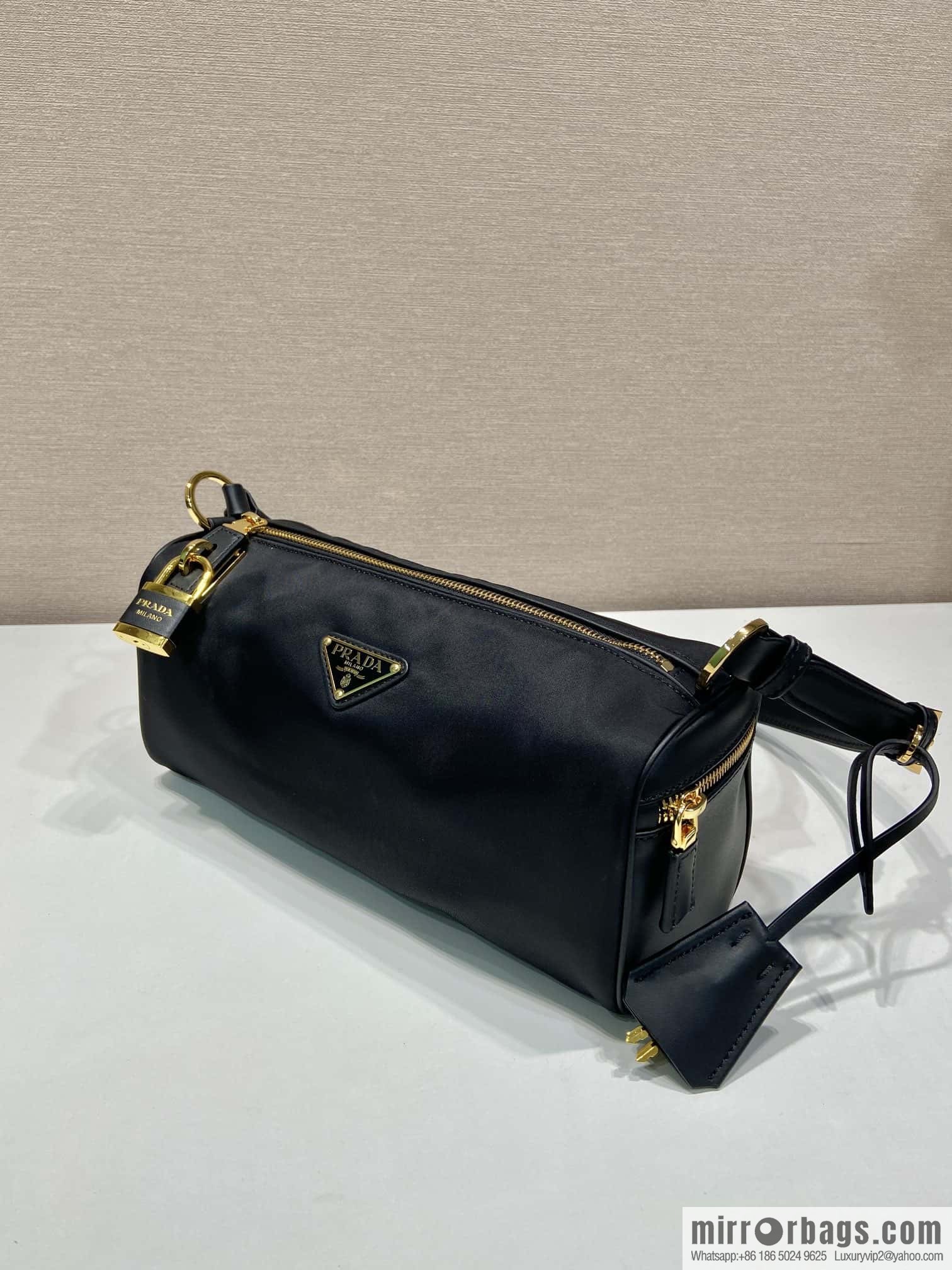 PRADA 🎉 new 🎉 1BC233 nylon lock bag🎉