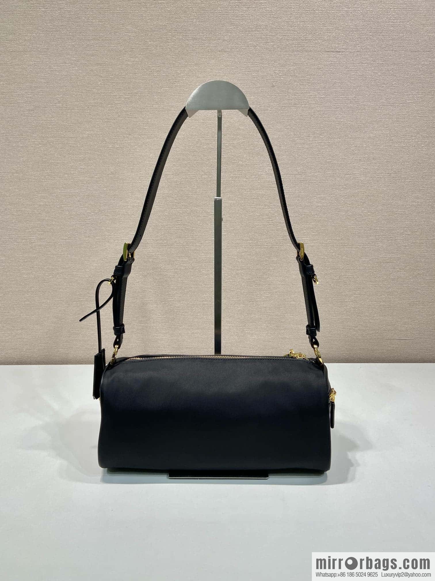 PRADA 🎉 new 🎉 1BC233 nylon lock bag🎉