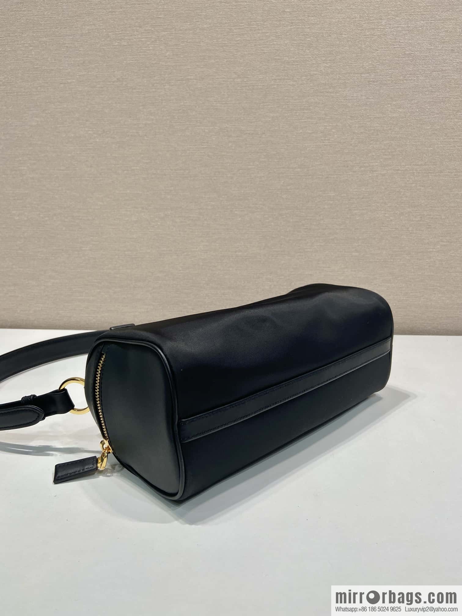 PRADA 🎉 new 🎉 1BC233 nylon lock bag🎉
