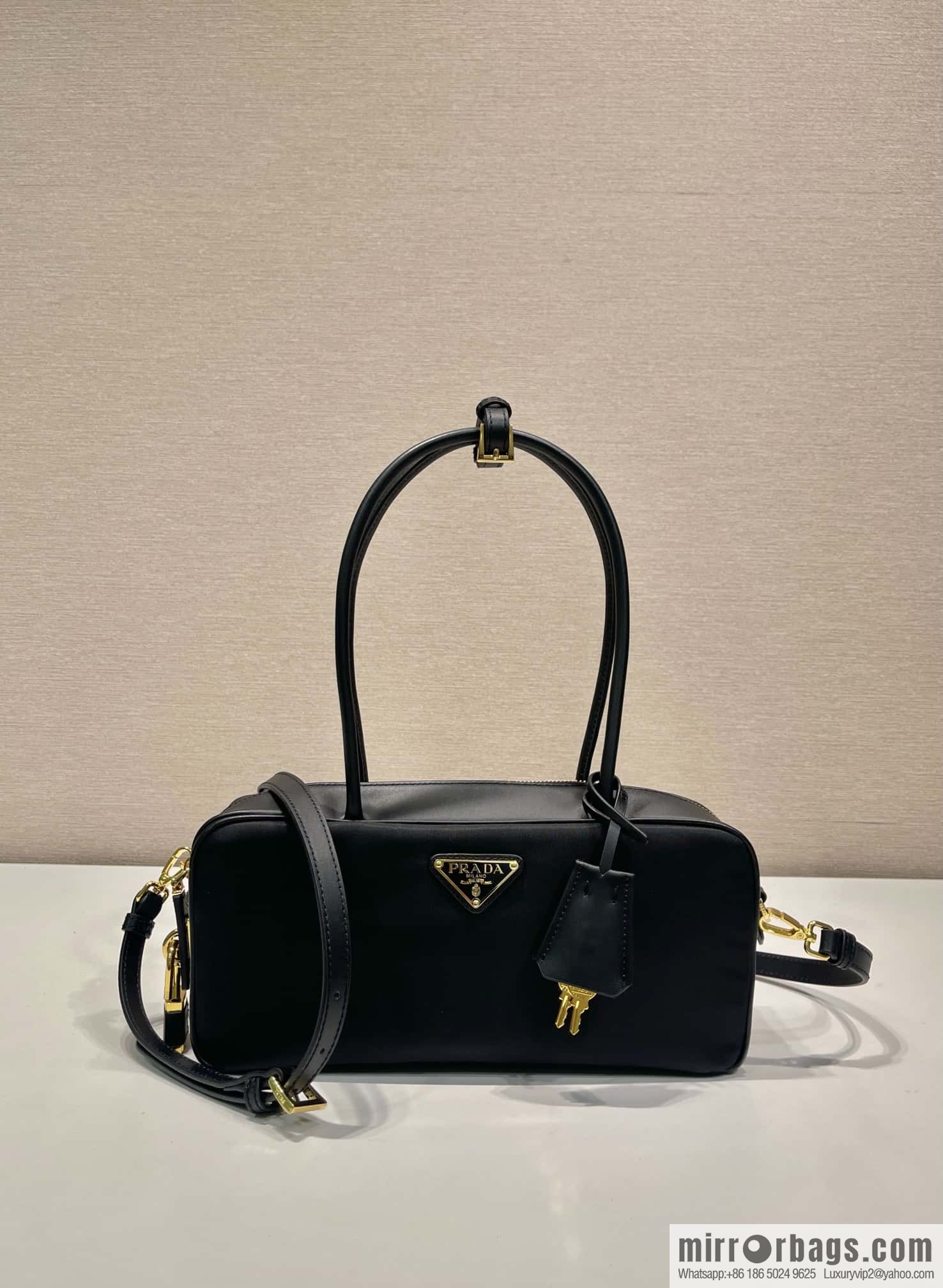 PRADA 🎉 new 🎉 1BB133 nylon lock bag🎉🎉