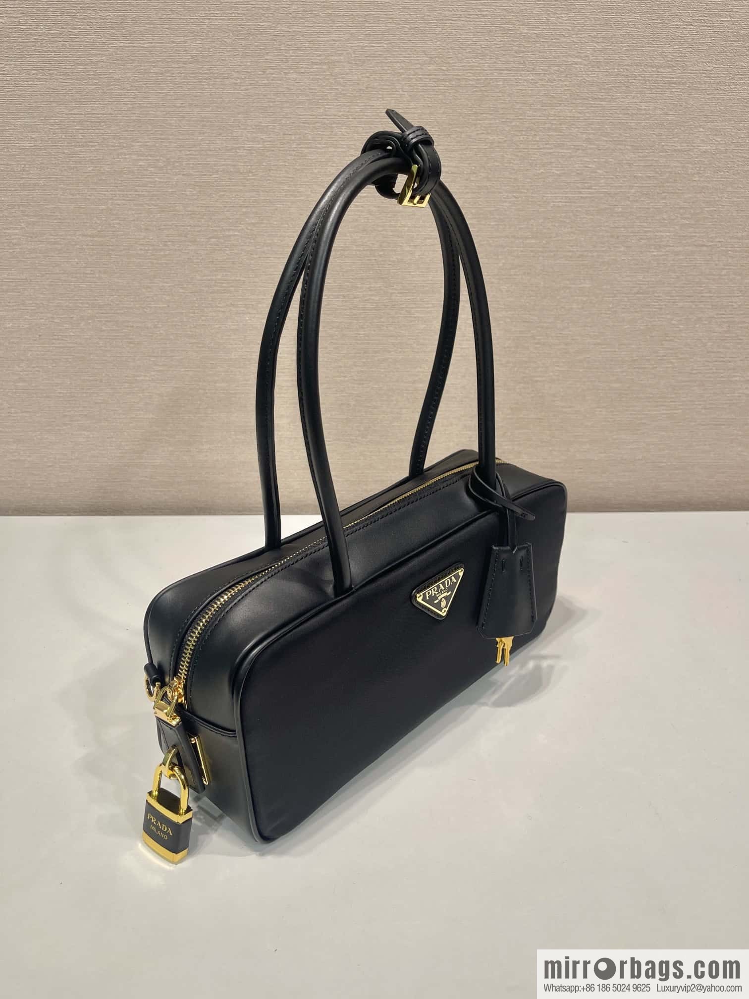 PRADA 🎉 new 🎉 1BB133 nylon lock bag🎉🎉