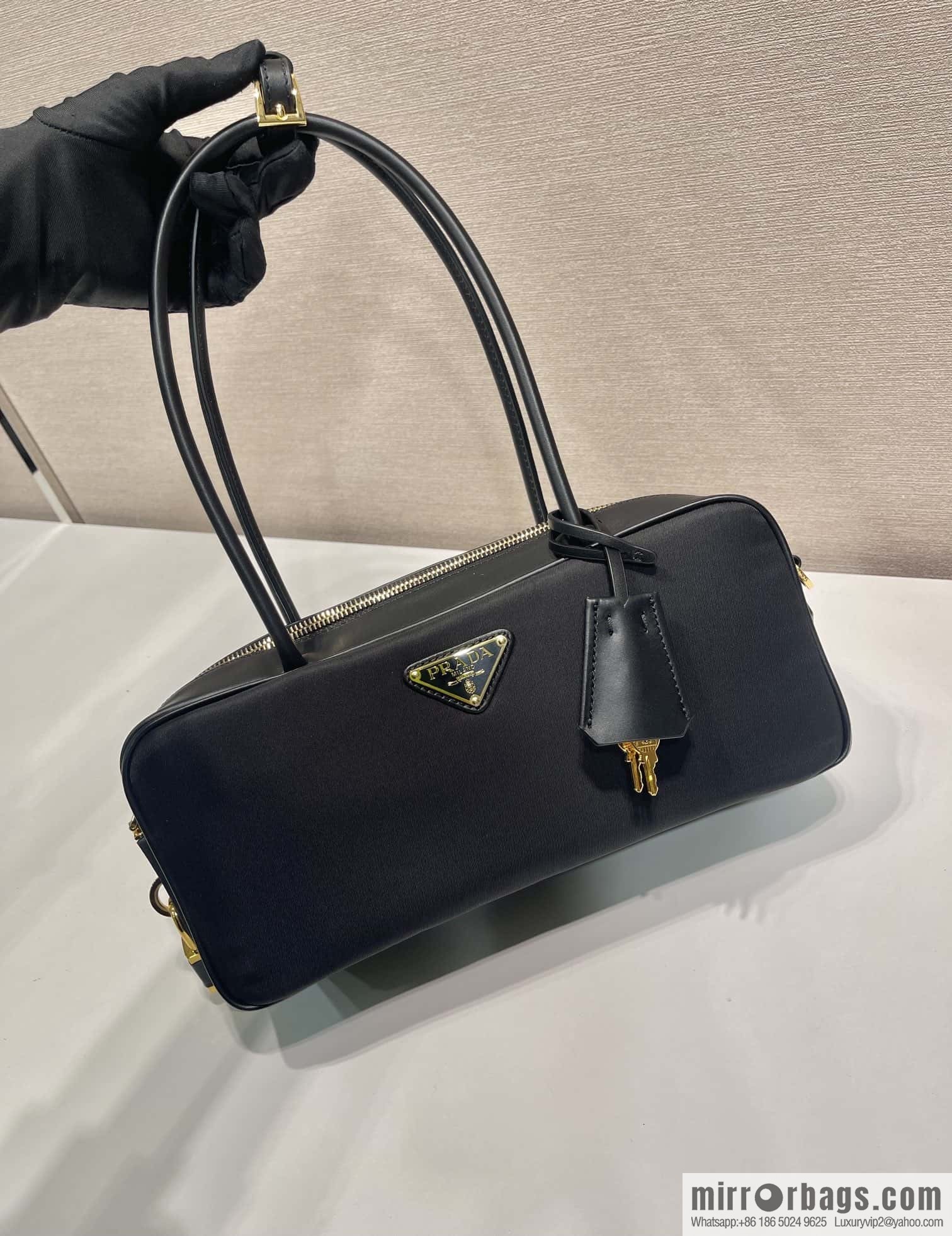 PRADA 🎉 new 🎉 1BB133 nylon lock bag🎉🎉