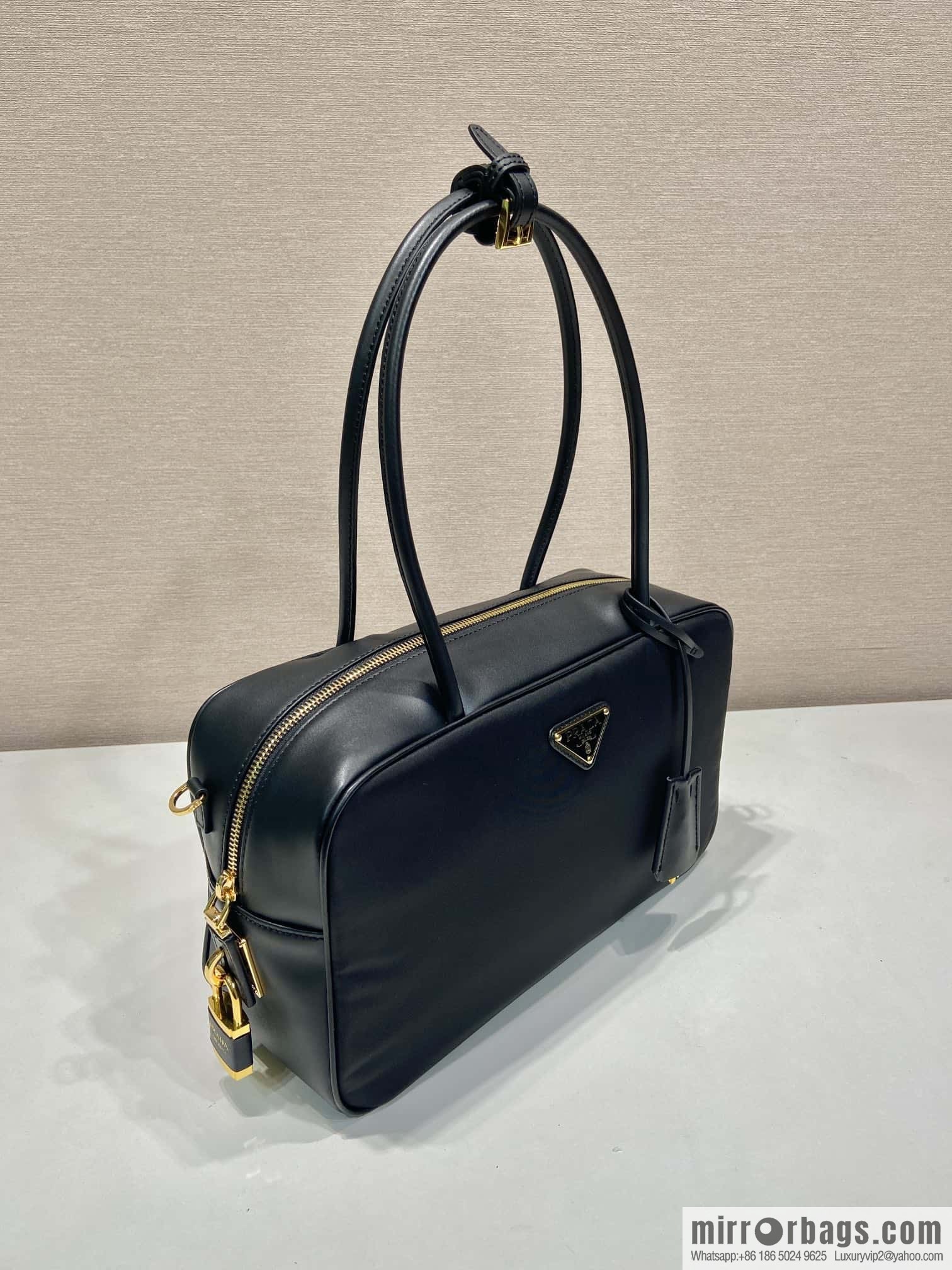 PRADA ๐ new ๐ 1BB132 nylon lock bag๐๐