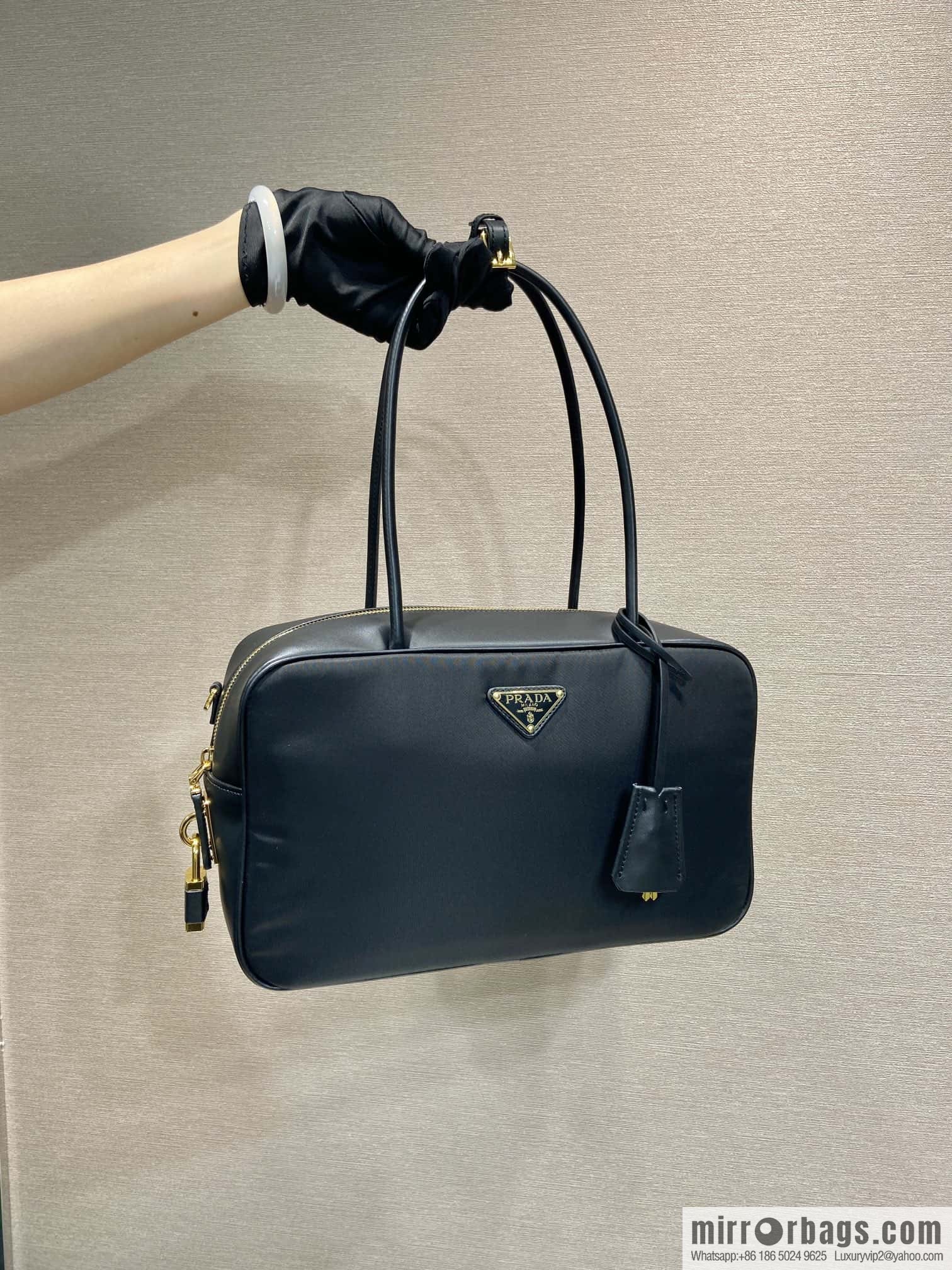 PRADA ๐ new ๐ 1BB132 nylon lock bag๐๐