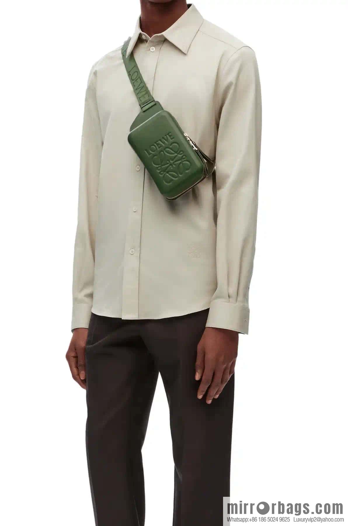 LOEWE Luo Jia Smooth Cow Leather Molded Sling Crossbody Bag 0902 Green