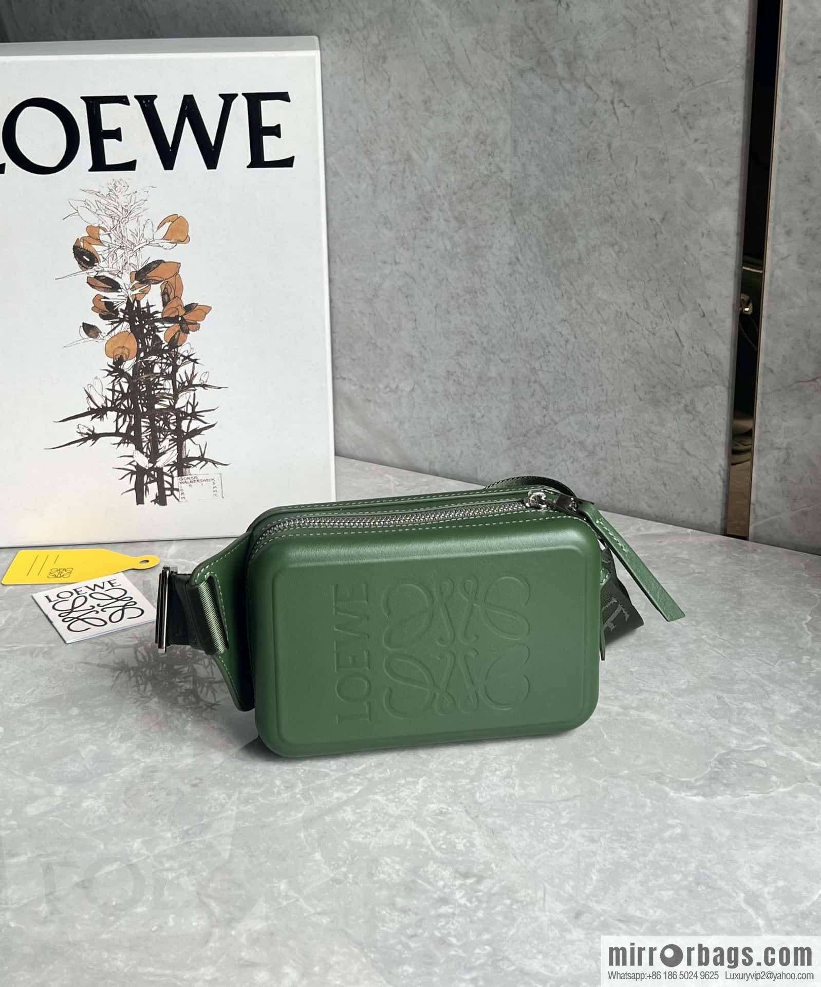 LOEWE Luo Jia Smooth Cow Leather Molded Sling Crossbody Bag 0902 Green