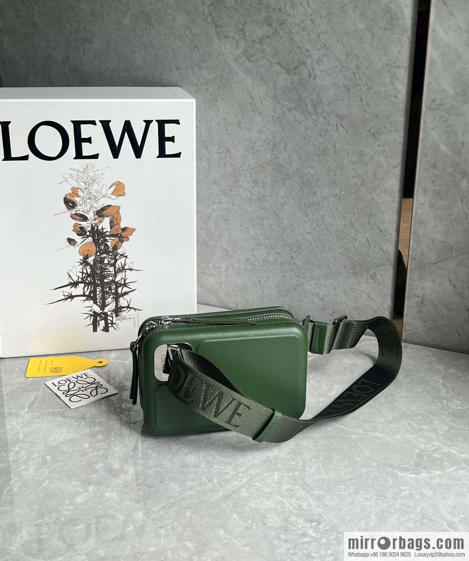 LOEWE Luo Jia Smooth Cow Leather Molded Sling Crossbody Bag 0902 Green