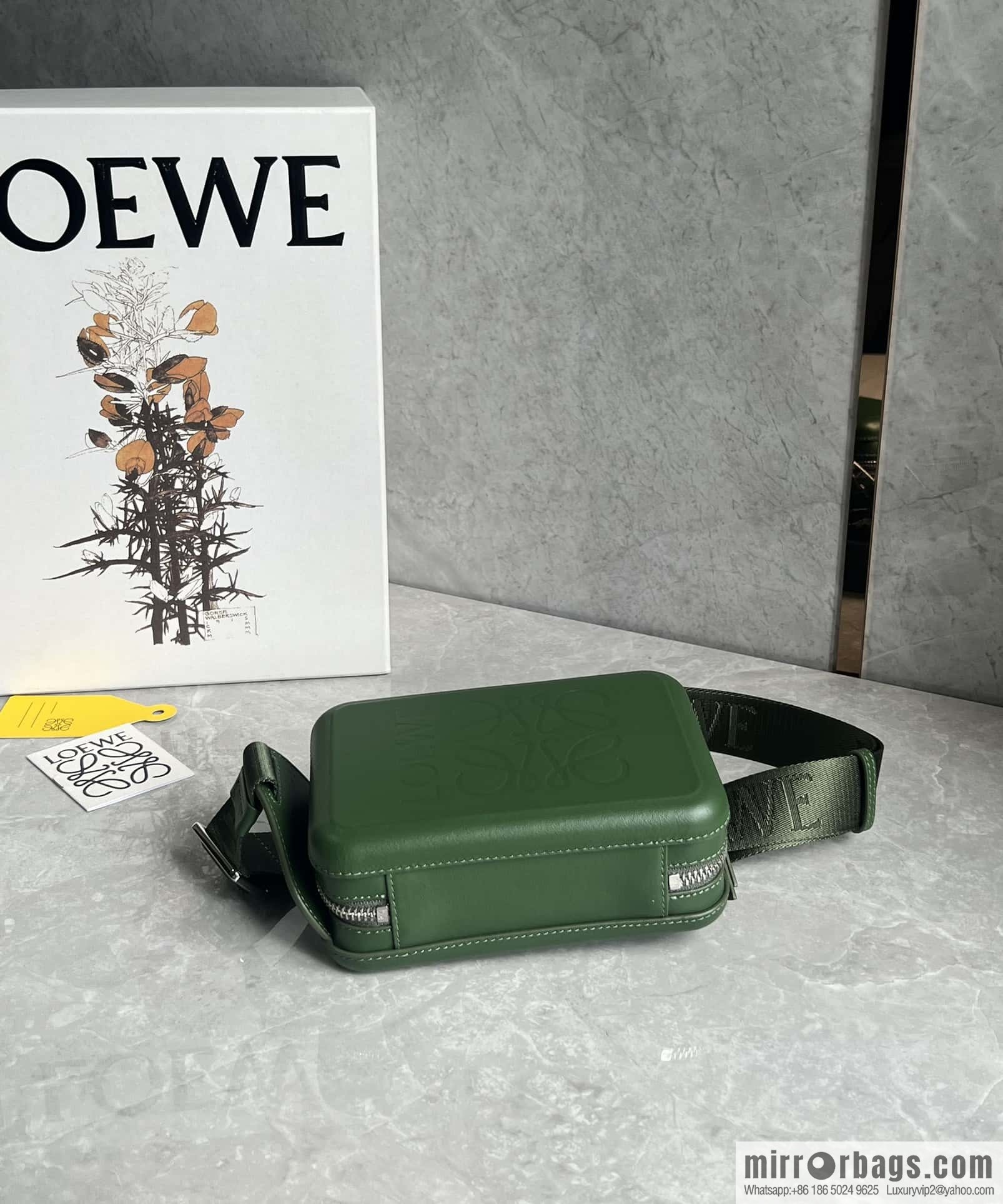 LOEWE Luo Jia Smooth Cow Leather Molded Sling Crossbody Bag 0902 Green