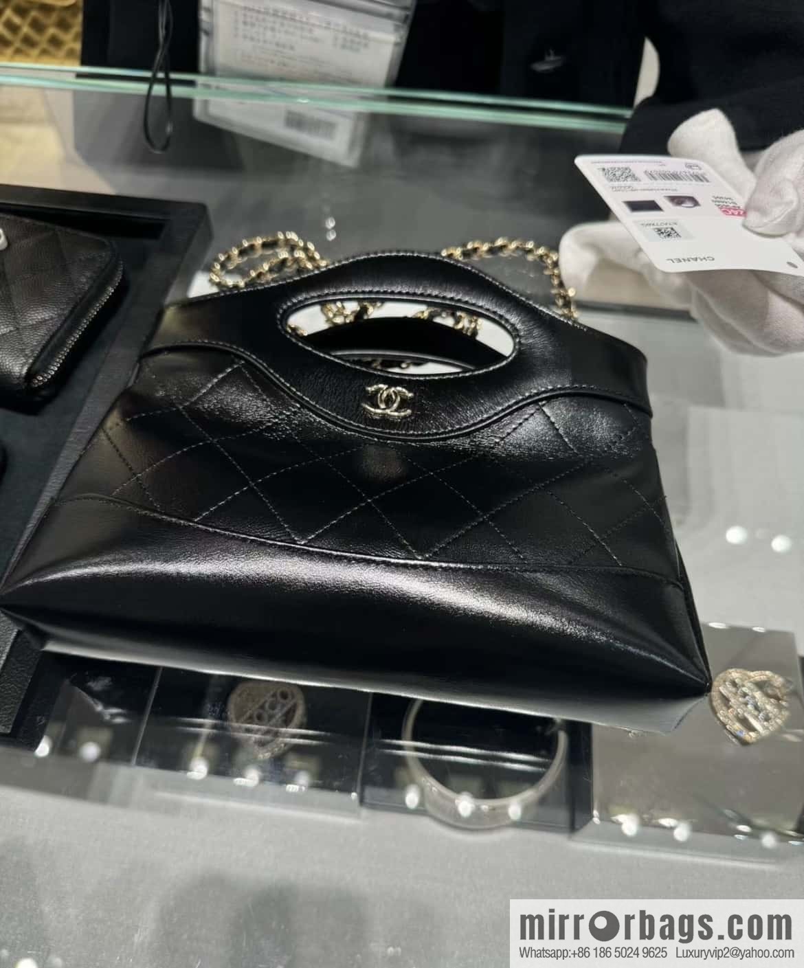 Chanel 24C horizontal 31bag nano leather, black ➿ AP3656
