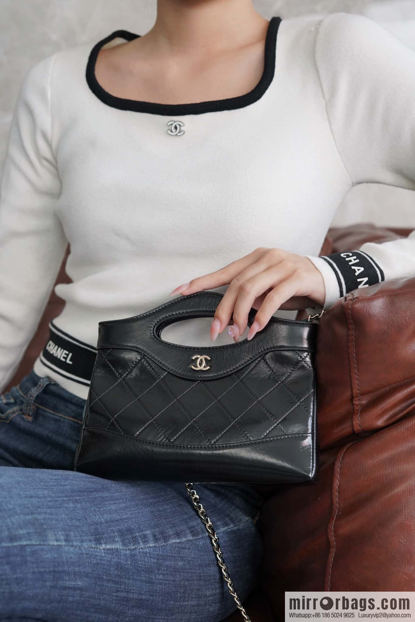 Chanel 24C horizontal 31bag nano leather, black ➿ AP3656