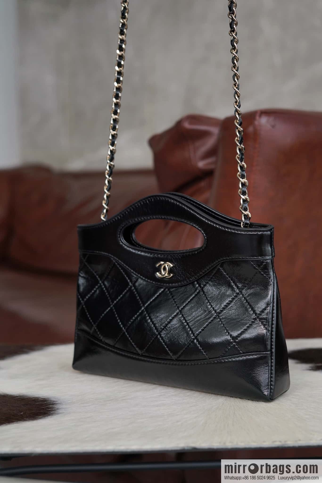 Chanel 24C horizontal 31bag nano leather, black ➿ AP3656