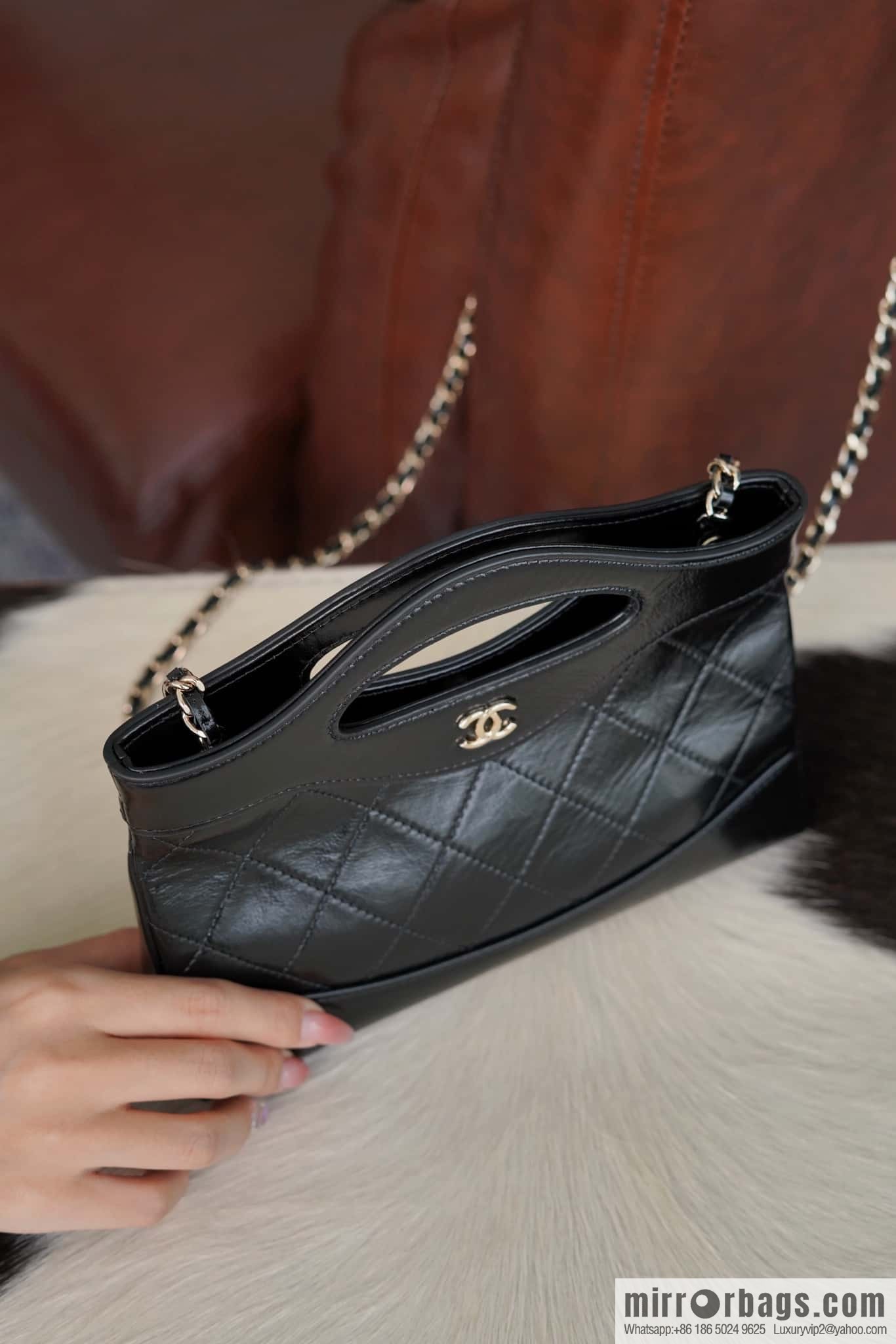 Chanel 24C horizontal 31bag nano leather, black ➿ AP3656