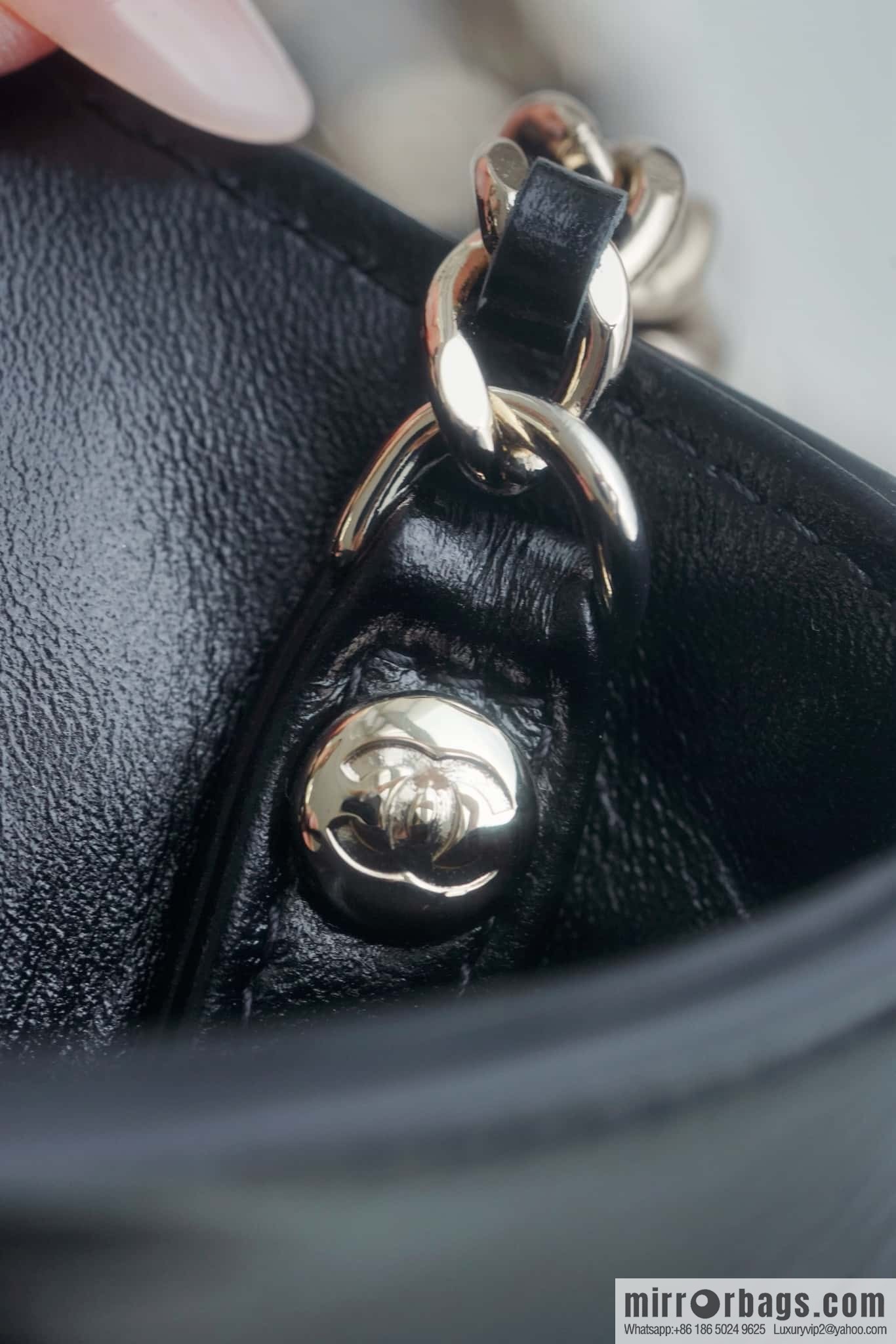 Chanel 24C horizontal 31bag nano leather, black ➿ AP3656