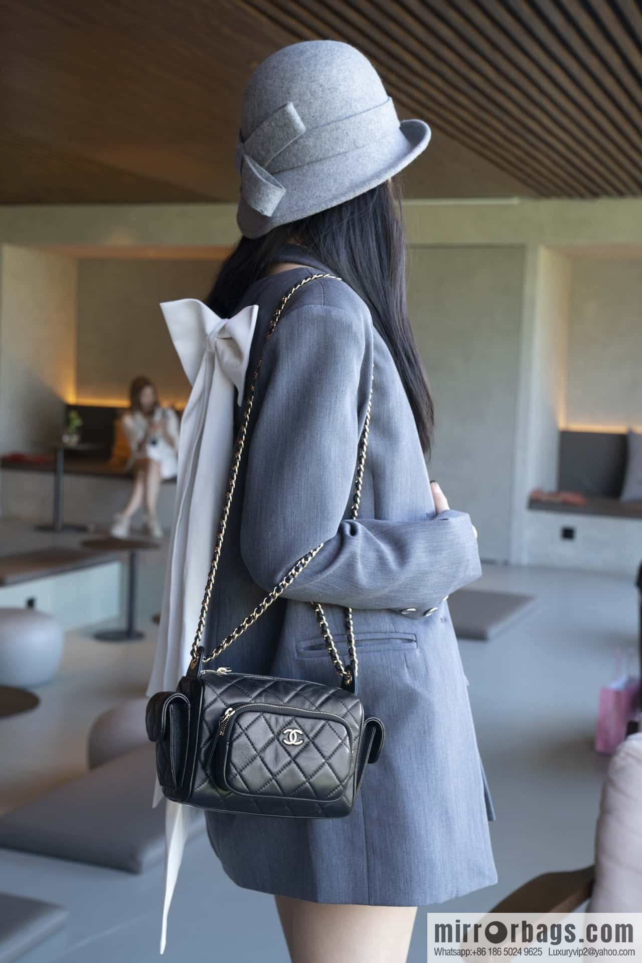 𝐂𝐇𝐀𝐍𝐄𝐋 24K Multi-pocket Camera Bag, Black, Small AS5220