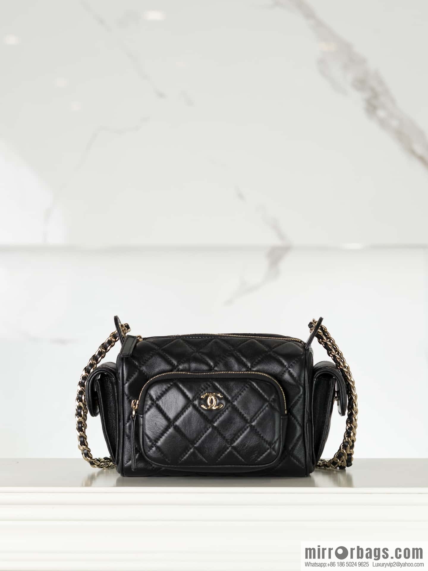 𝐂𝐇𝐀𝐍𝐄𝐋 24K Multi-pocket Camera Bag, Black, Small AS5220