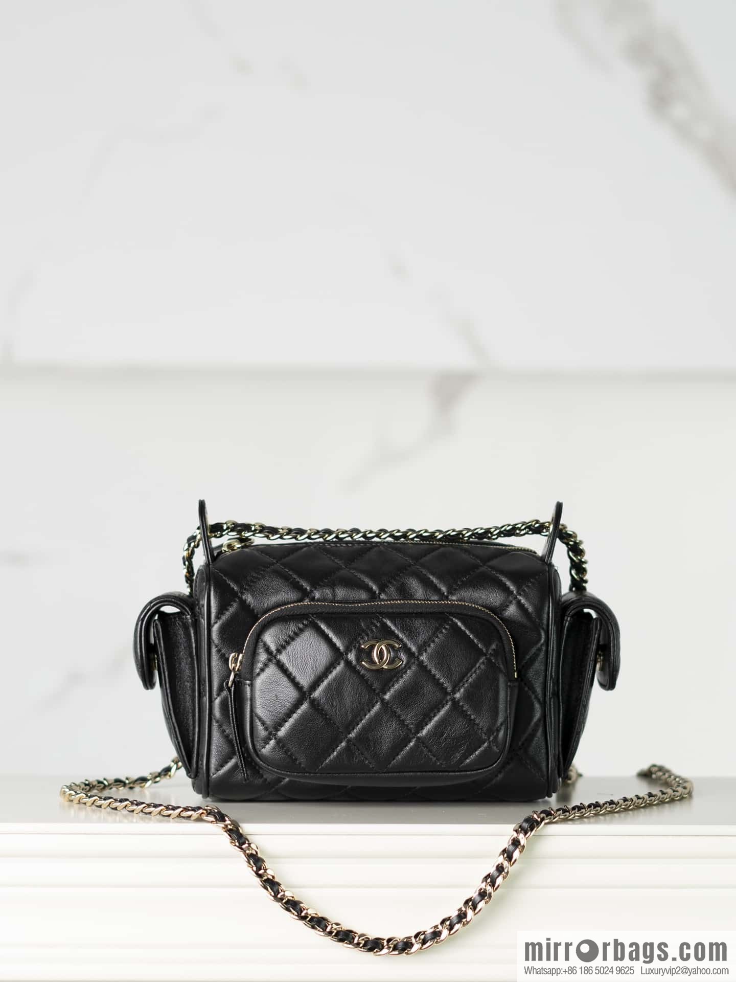 𝐂𝐇𝐀𝐍𝐄𝐋 24K Multi-pocket Camera Bag, Black, Small AS5220