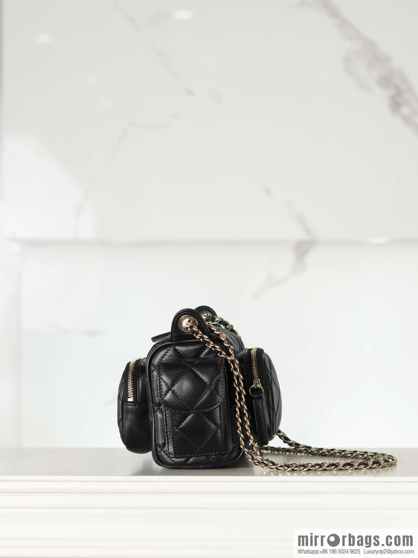 𝐂𝐇𝐀𝐍𝐄𝐋 24K Multi-pocket Camera Bag, Black, Small AS5220