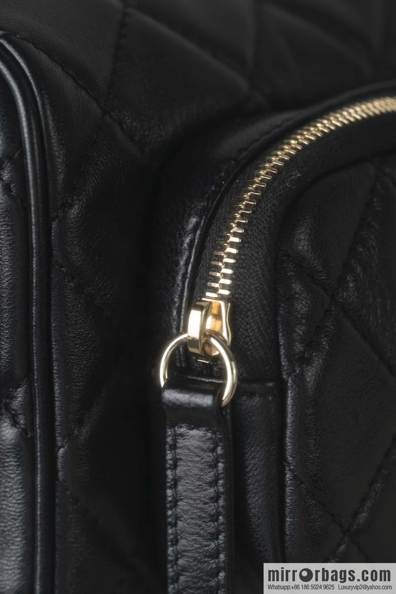 𝐂𝐇𝐀𝐍𝐄𝐋 24K Multi-pocket Camera Bag, Black, Small AS5220