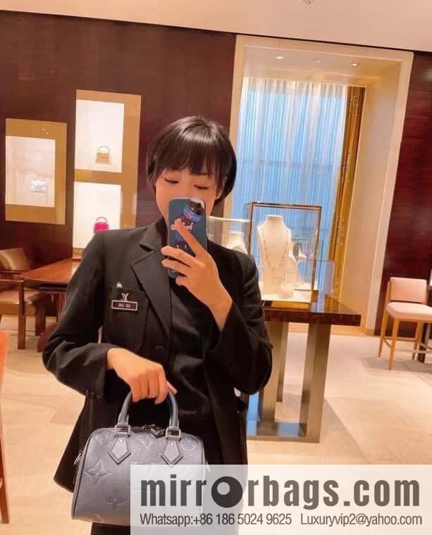 LV M12013 Speedy Bandoulière 20