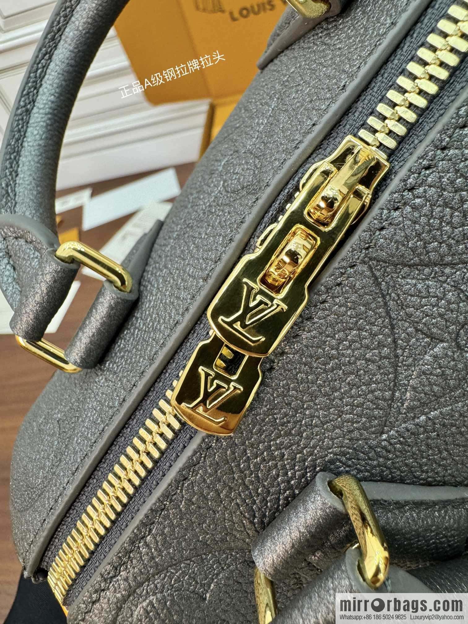 LV M12013 Speedy Bandoulière 20